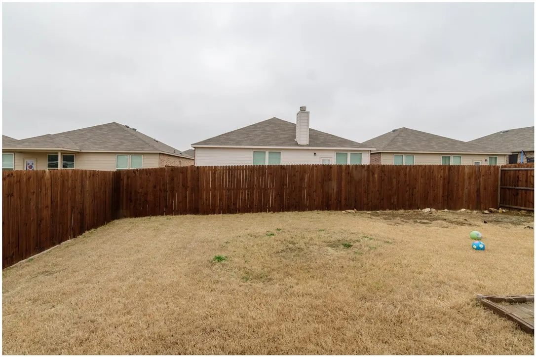 Single Family Residence For Rent in Tarrant County , 2405 Gelbray Place, Fort Worth, Texas 76131, 3 Bedroom, 2 Bathroom, 2 Garage spaces, 1,621 Sqft, built in 2013, mls#21408061, Real Estate Agent in Fort Worth, Homes For Rent in Tarrant county, Homes For Rent in Fort Worth, Realtor in Fort Worth Texas, Real Estate Brokerage Independent Realty Texas, Luminita Cordes Realtor