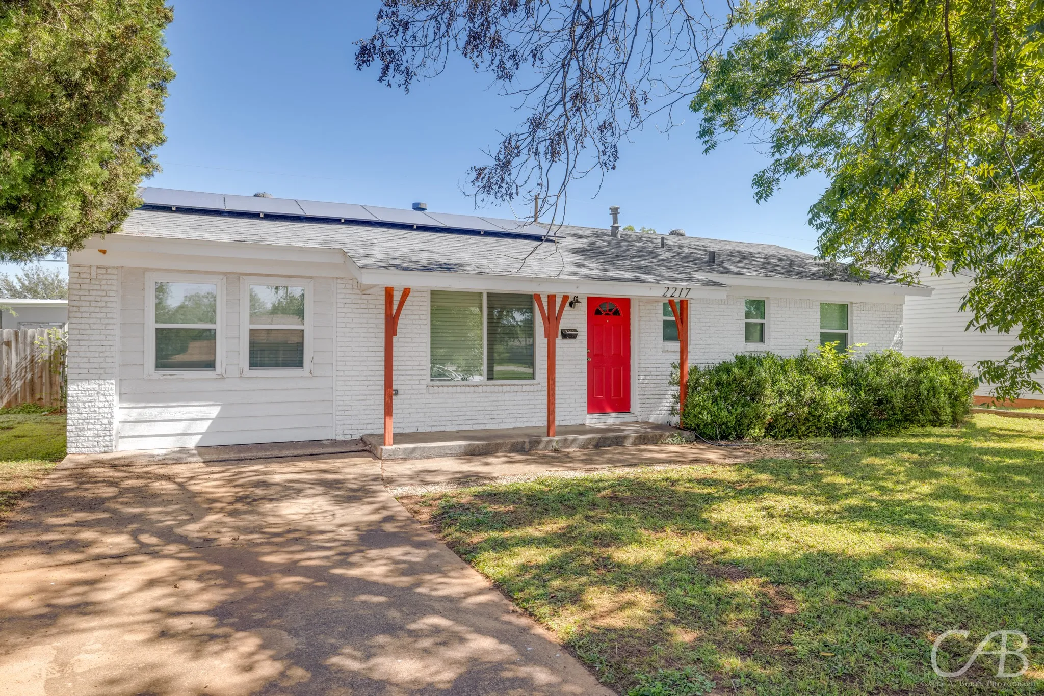Single Family Residence For Rent in Taylor County , 2217 Bel Air Drive, Abilene, Texas 79603, 3 Bedroom, 2 Bathroom, Garage spaces, 1,248 Sqft, built in 1960, mls#21408041, Real Estate Agent in Abilene, Homes For Rent in Taylor county, Homes For Rent in Abilene, Realtor in Abilene Texas, Real Estate Brokerage Independent Realty Texas, Luminita Cordes Realtor