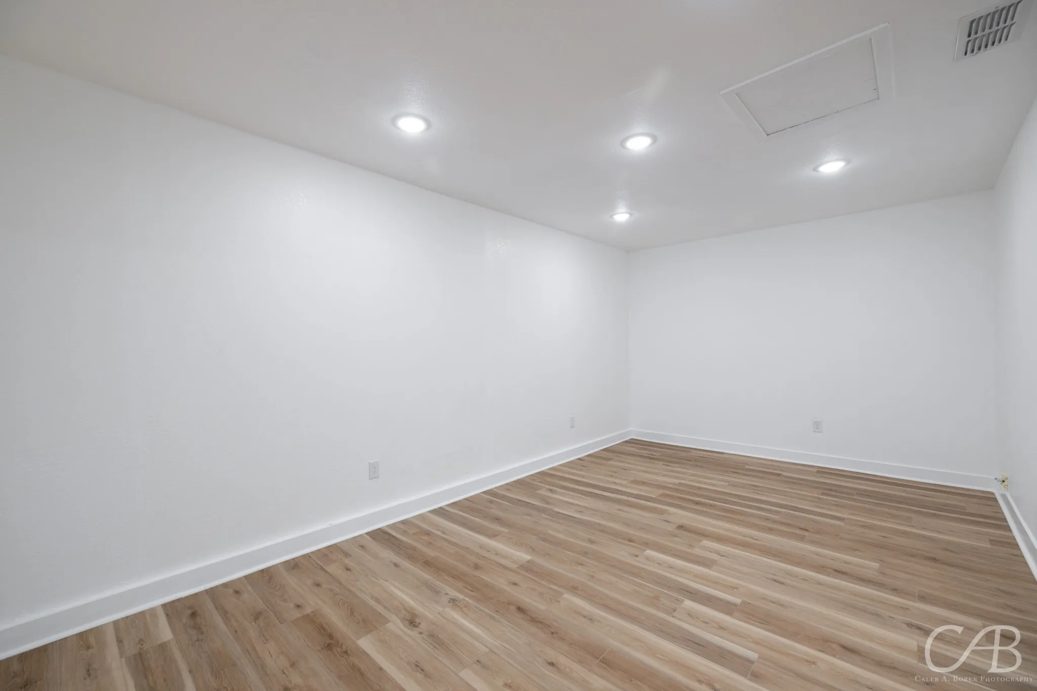 Single Family Residence For Rent in Taylor County , 2217 Bel Air Drive, Abilene, Texas 79603, 3 Bedroom, 2 Bathroom, Garage spaces, 1,248 Sqft, built in 1960, mls#21408041, Real Estate Agent in Abilene, Homes For Rent in Taylor county, Homes For Rent in Abilene, Realtor in Abilene Texas, Real Estate Brokerage Independent Realty Texas, Luminita Cordes Realtor