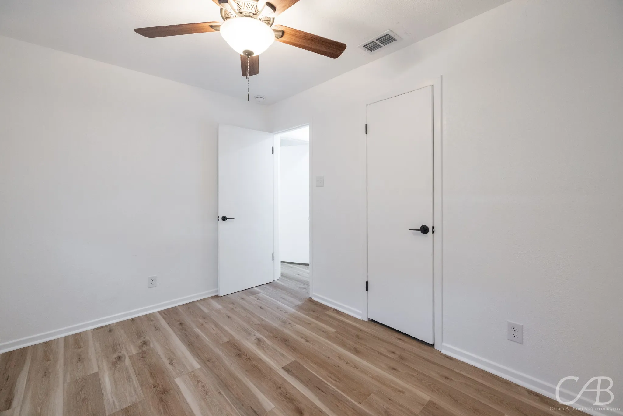 Single Family Residence For Rent in Taylor County , 2217 Bel Air Drive, Abilene, Texas 79603, 3 Bedroom, 2 Bathroom, Garage spaces, 1,248 Sqft, built in 1960, mls#21408041, Real Estate Agent in Abilene, Homes For Rent in Taylor county, Homes For Rent in Abilene, Realtor in Abilene Texas, Real Estate Brokerage Independent Realty Texas, Luminita Cordes Realtor