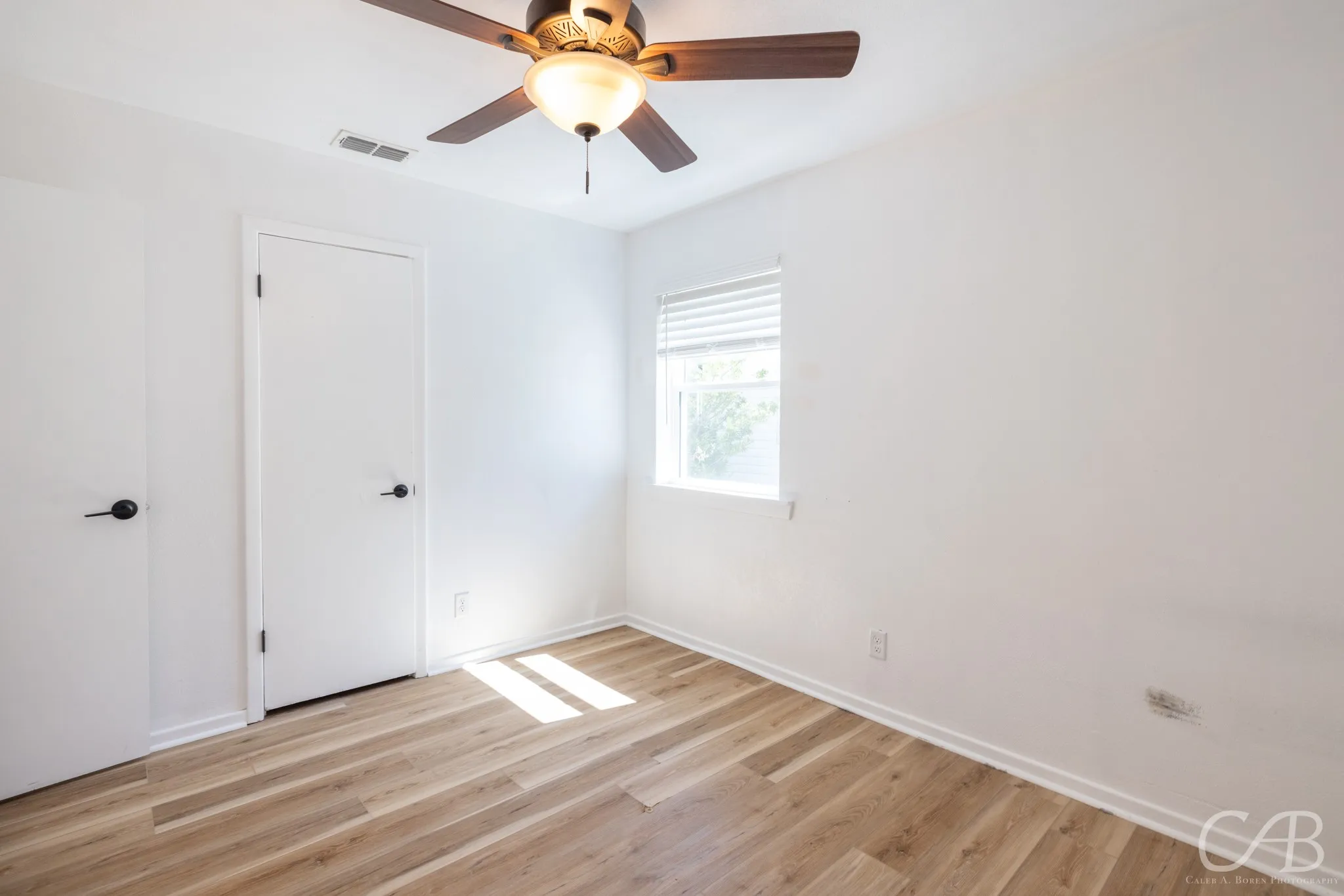 Single Family Residence For Rent in Taylor County , 2217 Bel Air Drive, Abilene, Texas 79603, 3 Bedroom, 2 Bathroom, Garage spaces, 1,248 Sqft, built in 1960, mls#21408041, Real Estate Agent in Abilene, Homes For Rent in Taylor county, Homes For Rent in Abilene, Realtor in Abilene Texas, Real Estate Brokerage Independent Realty Texas, Luminita Cordes Realtor