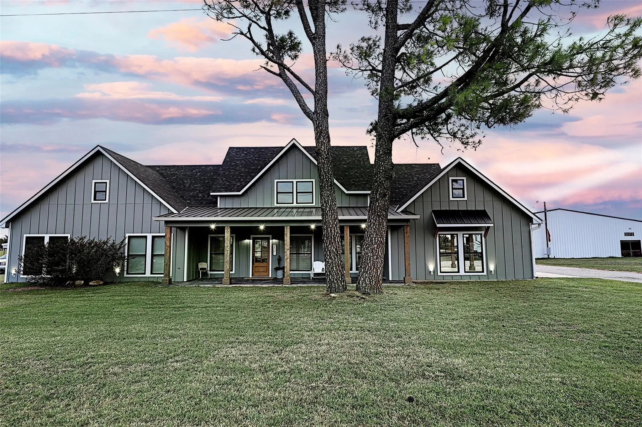 Single Family Residence For Sale in Montague County , 6591 Fm 1758, Bowie, Texas 76230, 3 Bedroom, 2 Bathroom, Garage spaces, 2,110 Sqft, built in 2023, mls#21326382, Real Estate Agent in Bowie, Homes For Sale in Montague county, Homes For Sale in Bowie, Realtor in Bowie Texas, Real Estate Brokerage Independent Realty Texas, Luminita Cordes Realtor