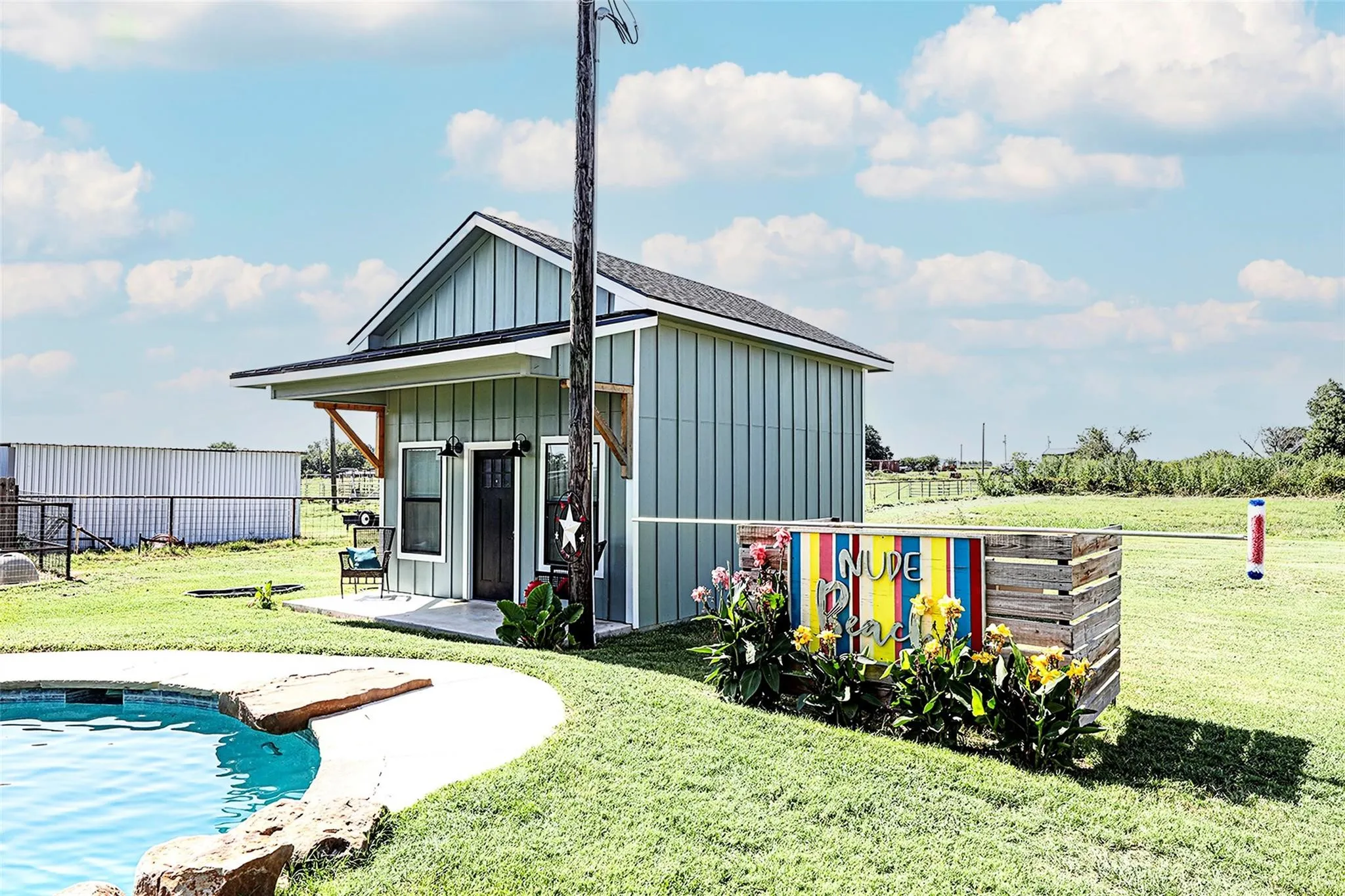 Single Family Residence For Sale in Montague County , 6591 Fm 1758, Bowie, Texas 76230, 3 Bedroom, 2 Bathroom, Garage spaces, 2,110 Sqft, built in 2023, mls#21326382, Real Estate Agent in Bowie, Homes For Sale in Montague county, Homes For Sale in Bowie, Realtor in Bowie Texas, Real Estate Brokerage Independent Realty Texas, Luminita Cordes Realtor