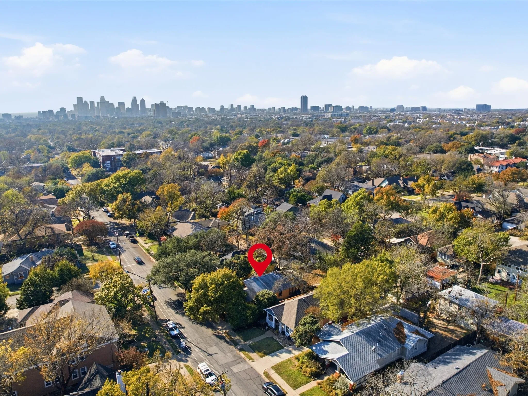 Single Family Residence For Sale in Dallas County , 6005 Worth Street, Dallas, Texas 75214, 3 Bedroom, 2 Bathroom, 2 Garage spaces, 1,428 Sqft, built in 1917, mls#21405851, Real Estate Agent in Dallas, Homes For Sale in Dallas county, Homes For Sale in Dallas, Realtor in Dallas Texas, Real Estate Brokerage Independent Realty Texas, Luminita Cordes Realtor
