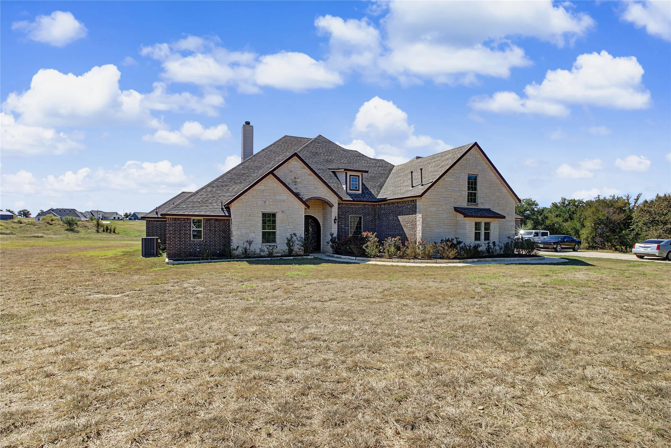 Single Family Residence For Sale in Parker County , 115 Chisum Drive, Millsap, Texas 76066, 4 Bedroom, 4 Bathroom, 3 Garage spaces, 4,900 Sqft, built in 2018, mls#21405282, Real Estate Agent in Millsap, Homes For Sale in Parker county, Homes For Sale in Millsap, Realtor in Millsap Texas, Real Estate Brokerage Independent Realty Texas, Luminita Cordes Realtor