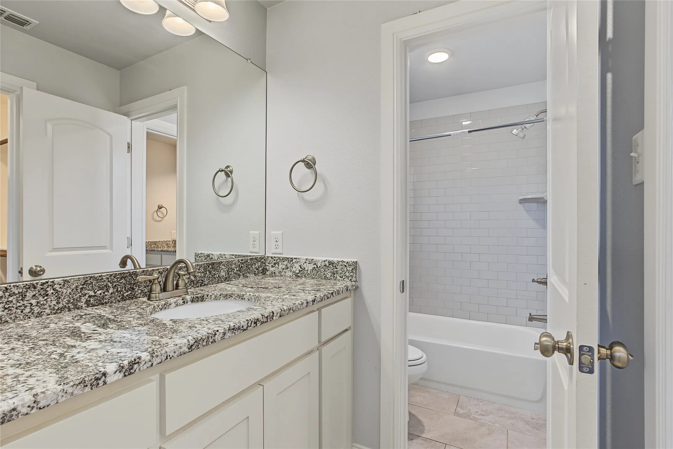 Single Family Residence For Sale in Parker County , 115 Chisum Drive, Millsap, Texas 76066, 4 Bedroom, 4 Bathroom, 3 Garage spaces, 4,900 Sqft, built in 2018, mls#21405282, Real Estate Agent in Millsap, Homes For Sale in Parker county, Homes For Sale in Millsap, Realtor in Millsap Texas, Real Estate Brokerage Independent Realty Texas, Luminita Cordes Realtor