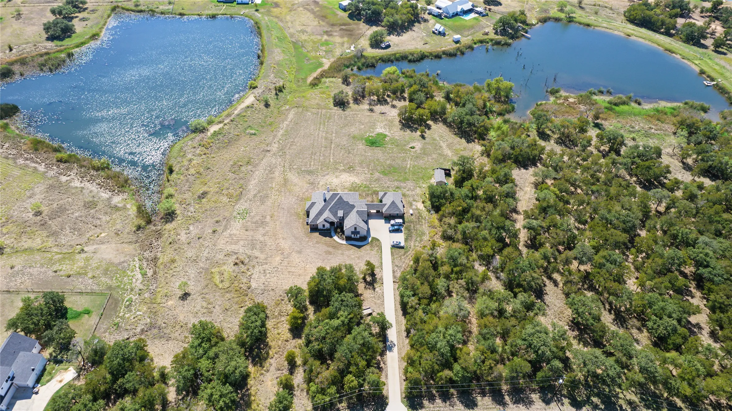 Single Family Residence For Sale in Parker County , 115 Chisum Drive, Millsap, Texas 76066, 4 Bedroom, 4 Bathroom, 3 Garage spaces, 4,900 Sqft, built in 2018, mls#21405282, Real Estate Agent in Millsap, Homes For Sale in Parker county, Homes For Sale in Millsap, Realtor in Millsap Texas, Real Estate Brokerage Independent Realty Texas, Luminita Cordes Realtor