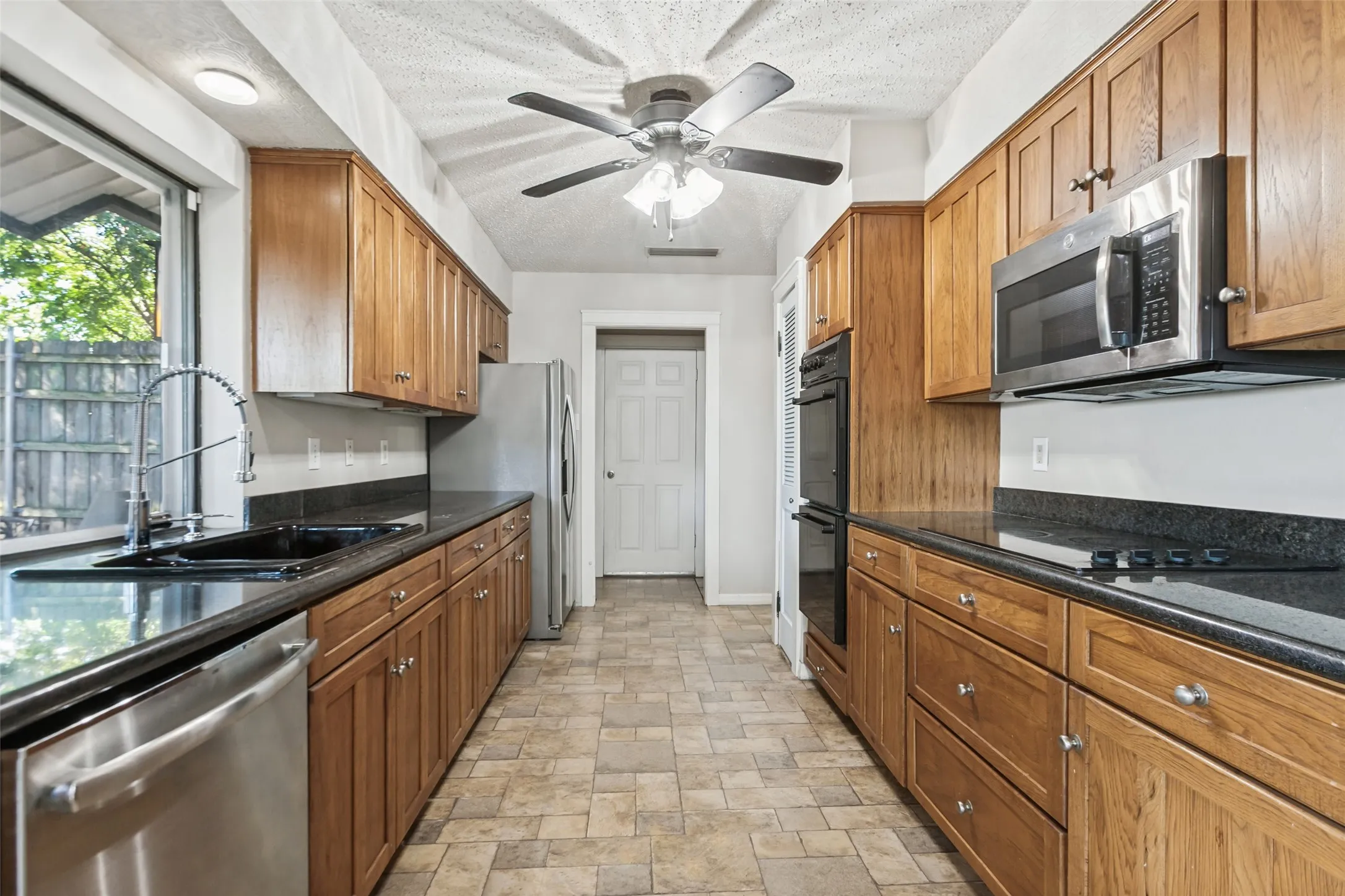 Single Family Residence For Rent in Dallas County , 1902 Richland Drive, Richardson, Texas 75081, 3 Bedroom, 2 Bathroom, 2 Garage spaces, 1,769 Sqft, built in 1973, mls#21406854, Real Estate Agent in Richardson, Homes For Rent in Dallas county, Homes For Rent in Richardson, Realtor in Richardson Texas, Real Estate Brokerage Independent Realty Texas, Luminita Cordes Realtor