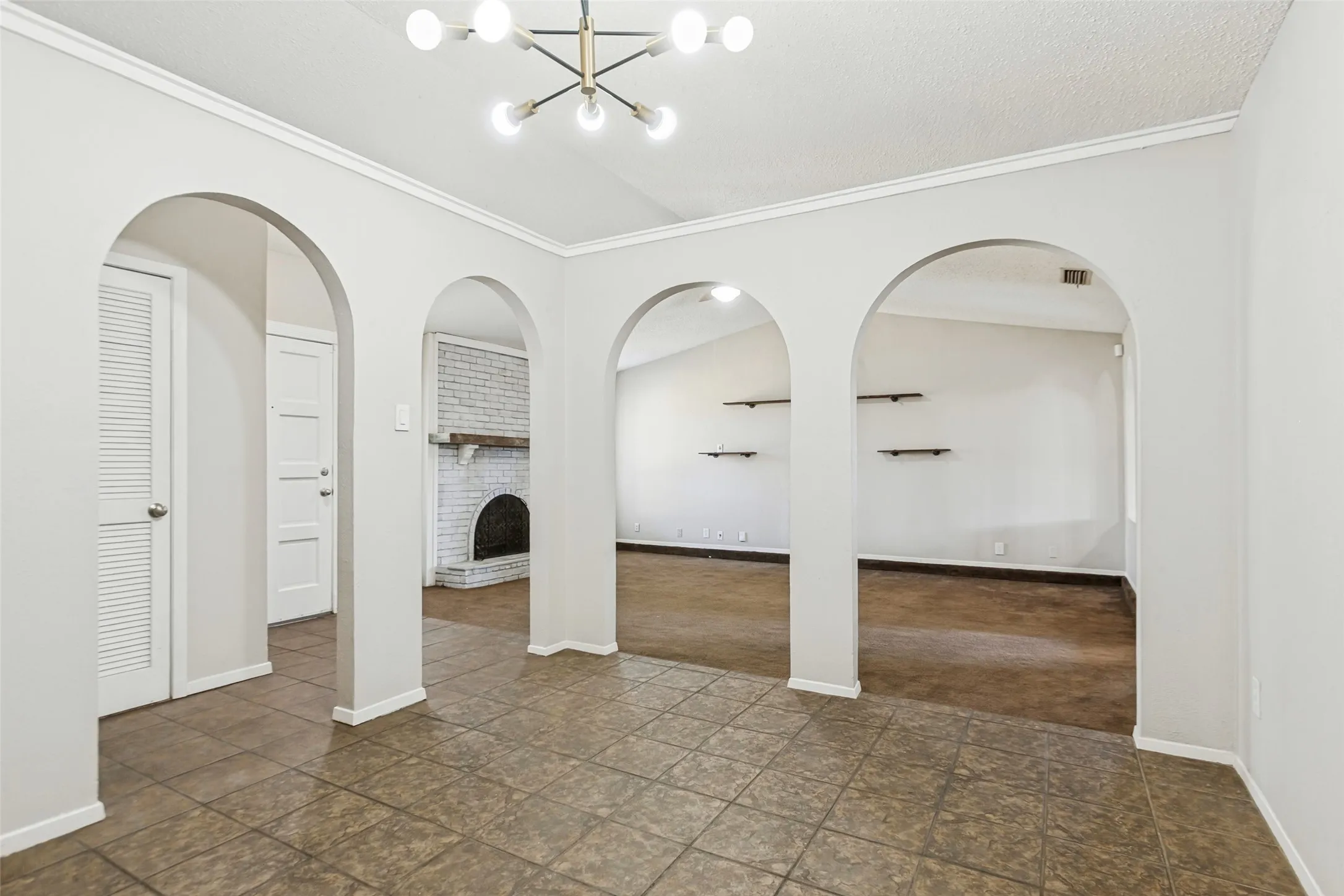 Single Family Residence For Rent in Dallas County , 1902 Richland Drive, Richardson, Texas 75081, 3 Bedroom, 2 Bathroom, 2 Garage spaces, 1,769 Sqft, built in 1973, mls#21406854, Real Estate Agent in Richardson, Homes For Rent in Dallas county, Homes For Rent in Richardson, Realtor in Richardson Texas, Real Estate Brokerage Independent Realty Texas, Luminita Cordes Realtor