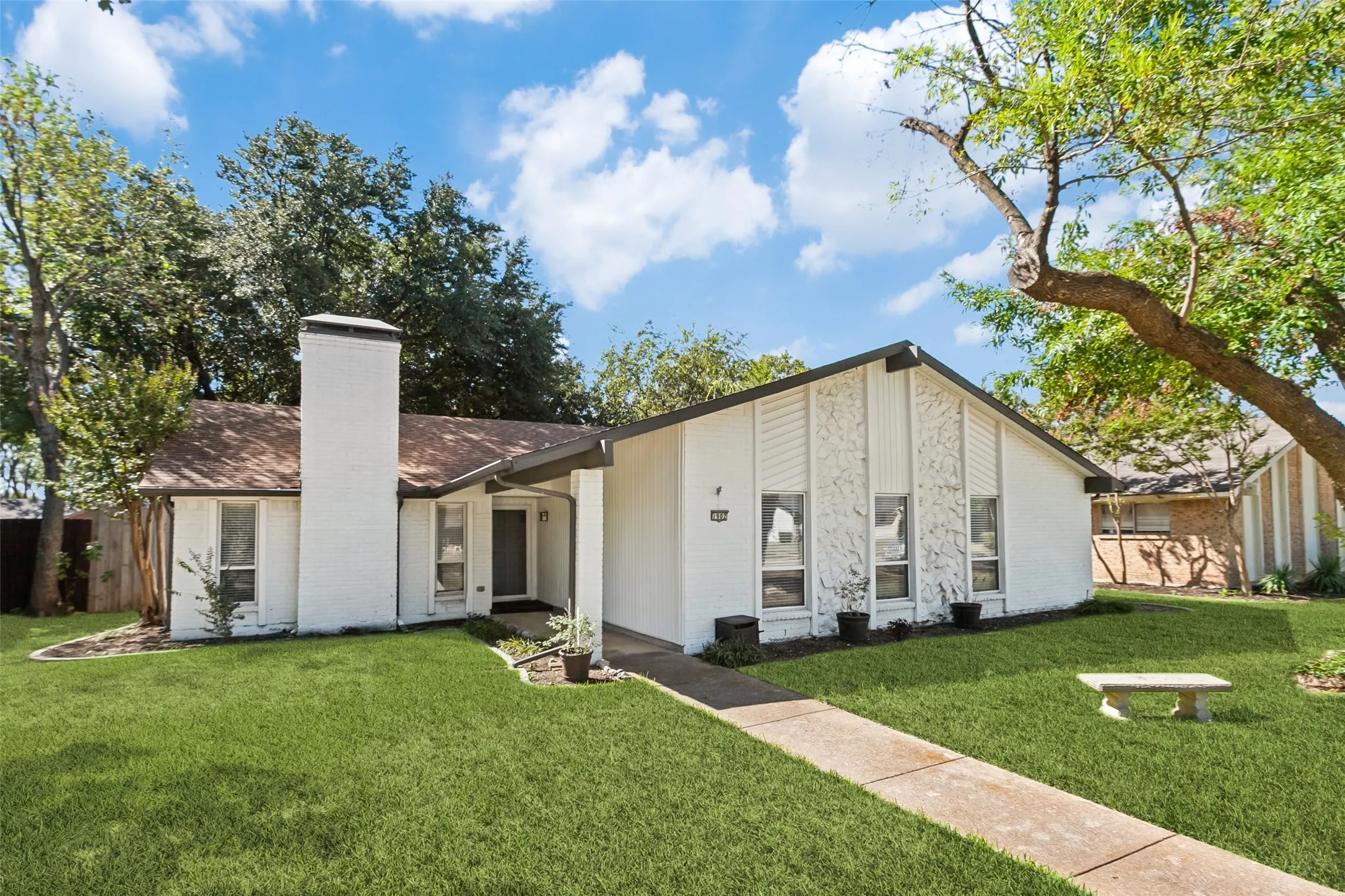 Single Family Residence For Rent in Dallas County , 1902 Richland Drive, Richardson, Texas 75081, 3 Bedroom, 2 Bathroom, 2 Garage spaces, 1,769 Sqft, built in 1973, mls#21406854, Real Estate Agent in Richardson, Homes For Rent in Dallas county, Homes For Rent in Richardson, Realtor in Richardson Texas, Real Estate Brokerage Independent Realty Texas, Luminita Cordes Realtor