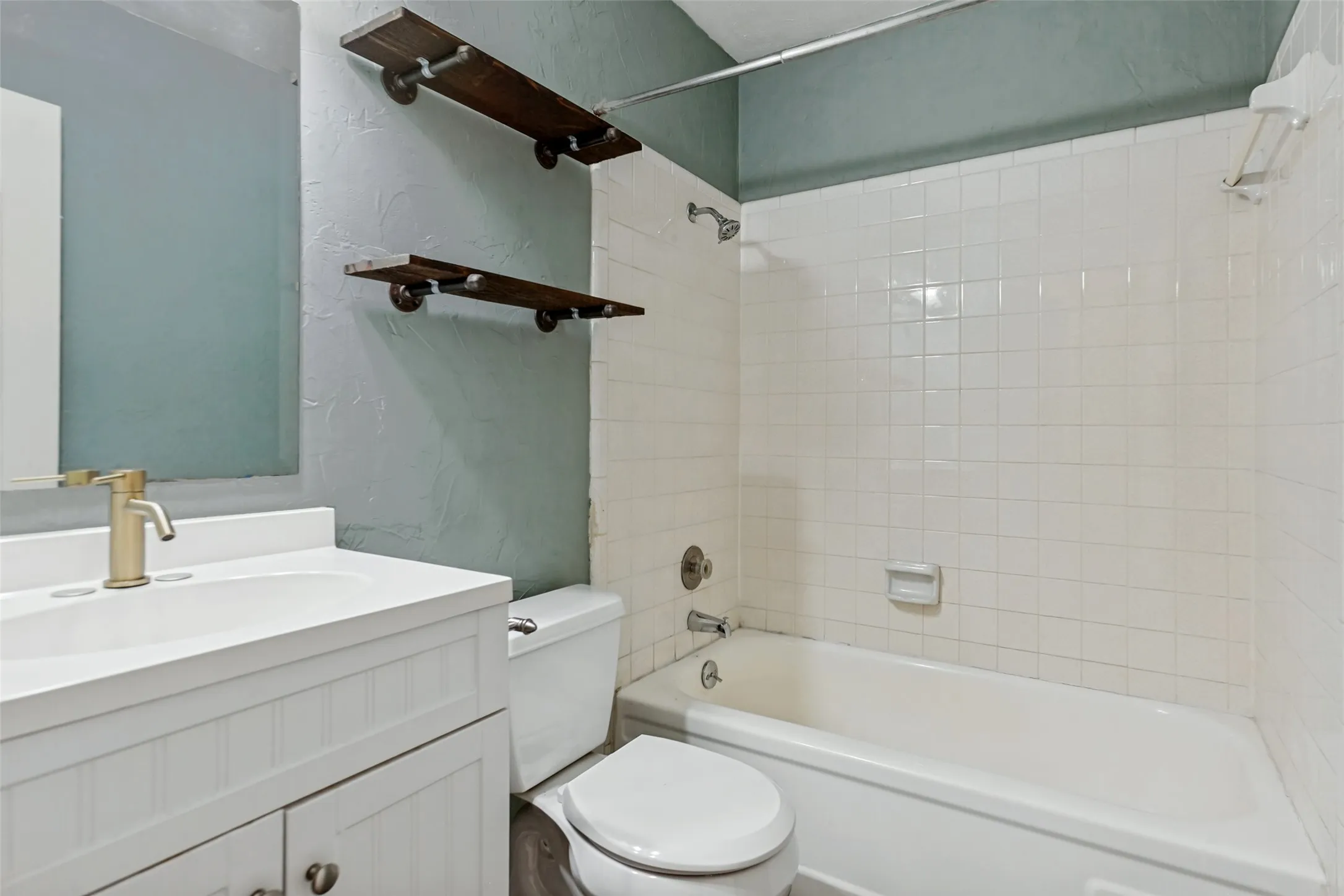 Single Family Residence For Rent in Dallas County , 1902 Richland Drive, Richardson, Texas 75081, 3 Bedroom, 2 Bathroom, 2 Garage spaces, 1,769 Sqft, built in 1973, mls#21406854, Real Estate Agent in Richardson, Homes For Rent in Dallas county, Homes For Rent in Richardson, Realtor in Richardson Texas, Real Estate Brokerage Independent Realty Texas, Luminita Cordes Realtor