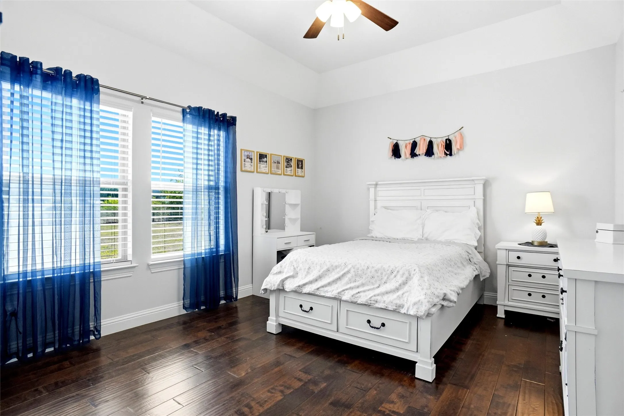 Single Family Residence For Sale in Kaufman County , 135 Smith Lane, Combine, Texas 75159, 4 Bedroom, 3 Bathroom, 2 Garage spaces, 2,424 Sqft, built in 2019, mls#21407959, Real Estate Agent in Combine, Homes For Sale in Kaufman county, Homes For Sale in Combine, Realtor in Combine Texas, Real Estate Brokerage Independent Realty Texas, Luminita Cordes Realtor