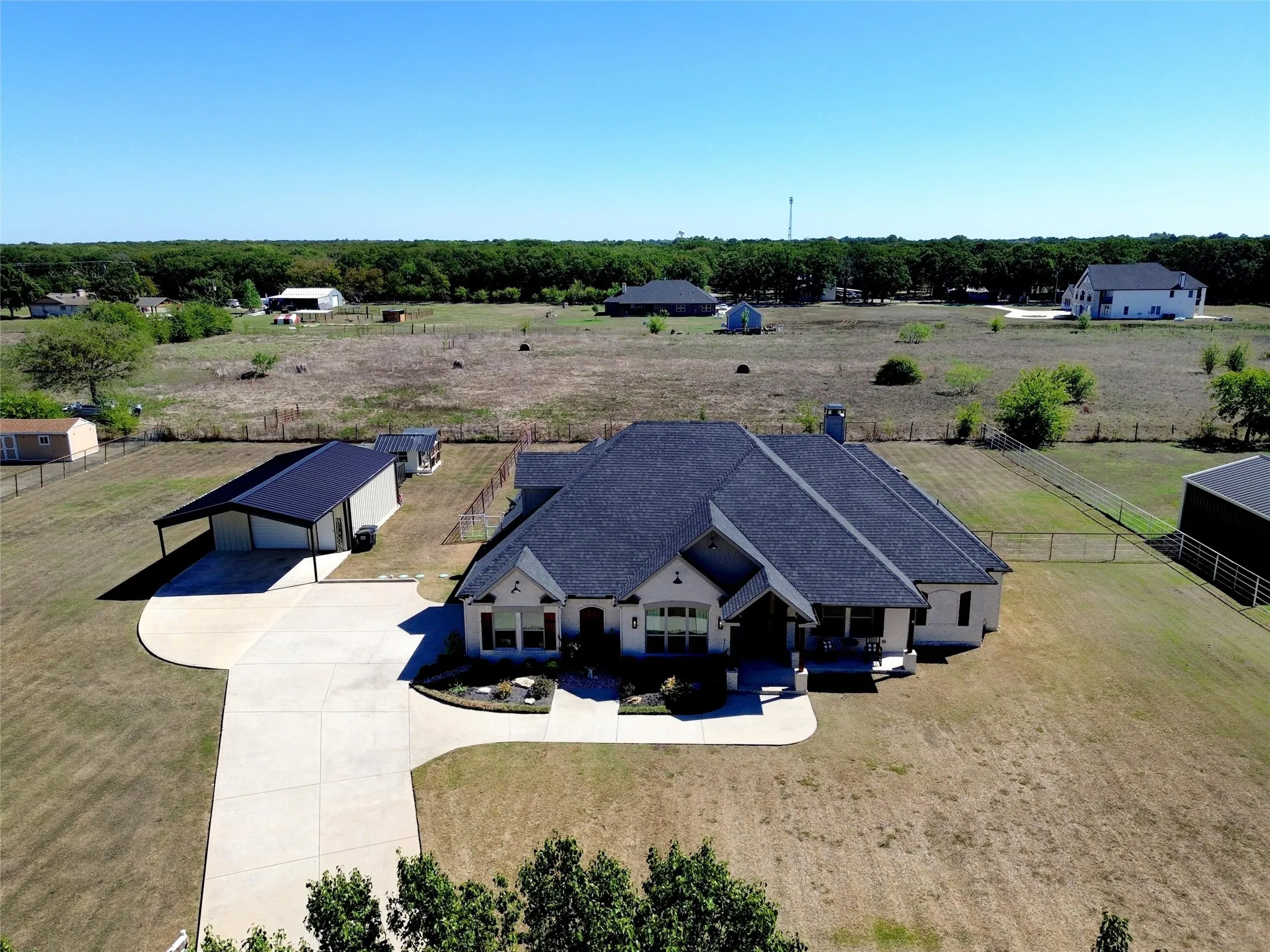 Single Family Residence For Sale in Kaufman County , 135 Smith Lane, Combine, Texas 75159, 4 Bedroom, 3 Bathroom, 2 Garage spaces, 2,424 Sqft, built in 2019, mls#21407959, Real Estate Agent in Combine, Homes For Sale in Kaufman county, Homes For Sale in Combine, Realtor in Combine Texas, Real Estate Brokerage Independent Realty Texas, Luminita Cordes Realtor