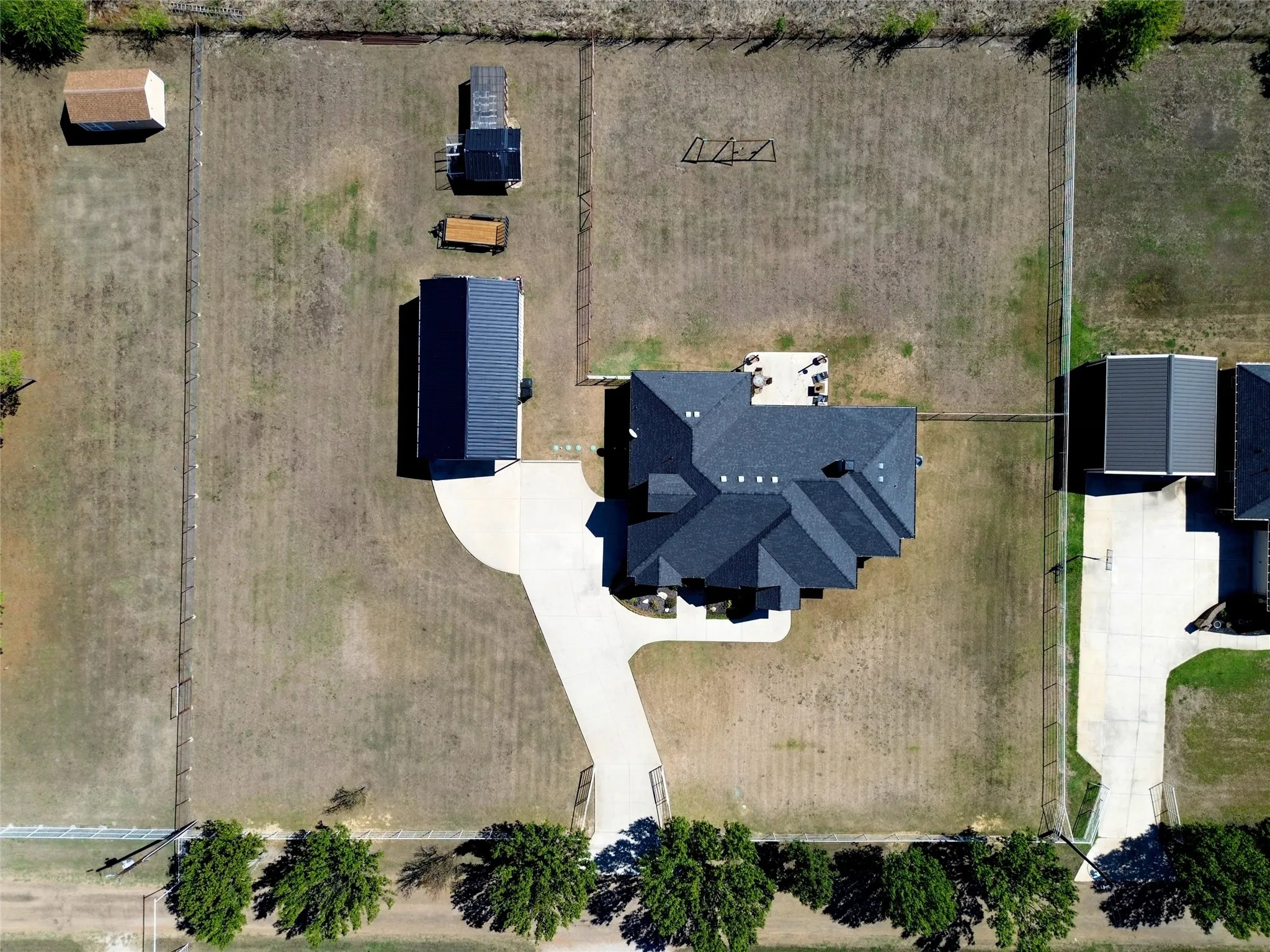Single Family Residence For Sale in Kaufman County , 135 Smith Lane, Combine, Texas 75159, 4 Bedroom, 3 Bathroom, 2 Garage spaces, 2,424 Sqft, built in 2019, mls#21407959, Real Estate Agent in Combine, Homes For Sale in Kaufman county, Homes For Sale in Combine, Realtor in Combine Texas, Real Estate Brokerage Independent Realty Texas, Luminita Cordes Realtor