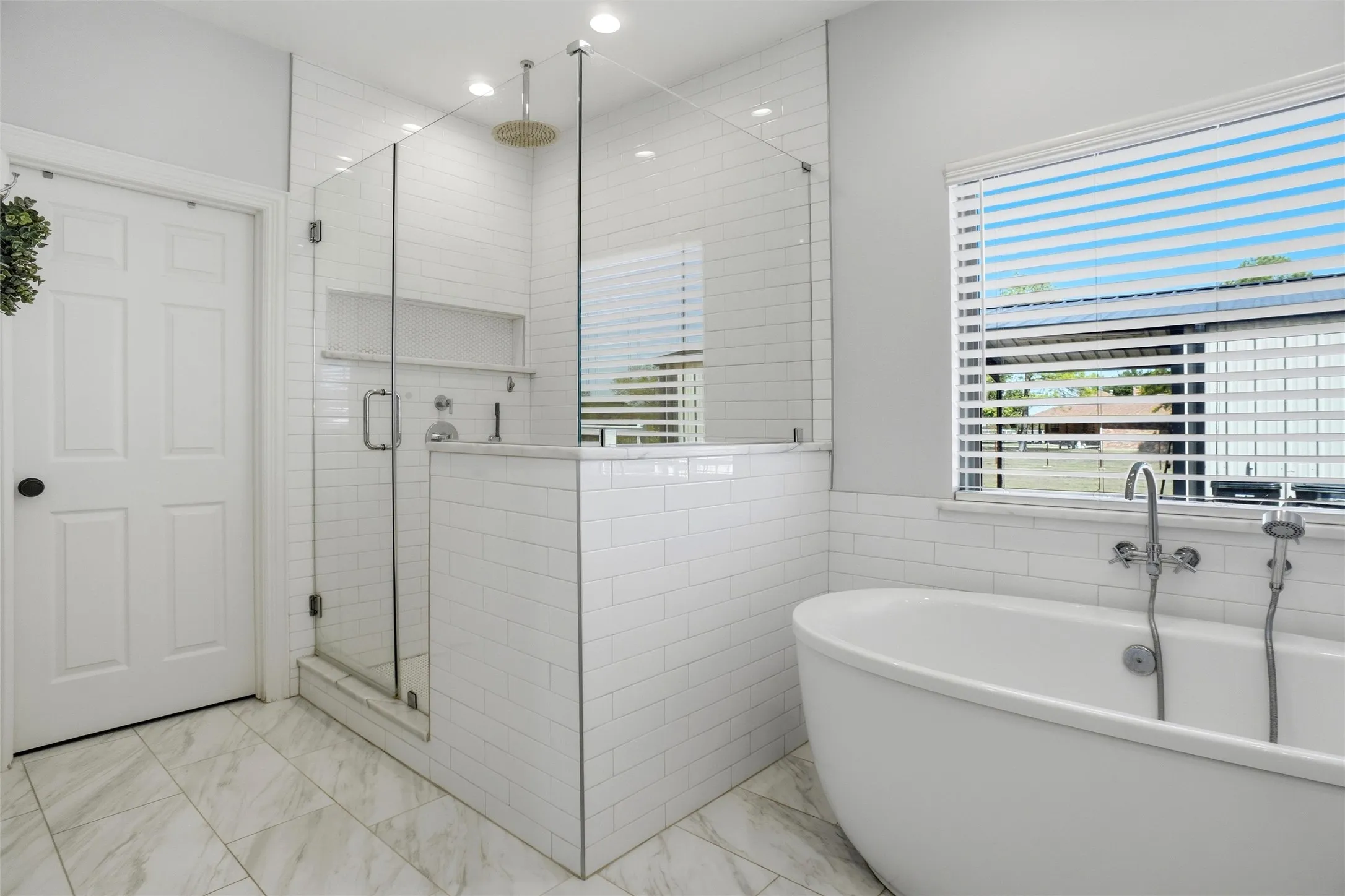 Single Family Residence For Sale in Kaufman County , 135 Smith Lane, Combine, Texas 75159, 4 Bedroom, 3 Bathroom, 2 Garage spaces, 2,424 Sqft, built in 2019, mls#21407959, Real Estate Agent in Combine, Homes For Sale in Kaufman county, Homes For Sale in Combine, Realtor in Combine Texas, Real Estate Brokerage Independent Realty Texas, Luminita Cordes Realtor