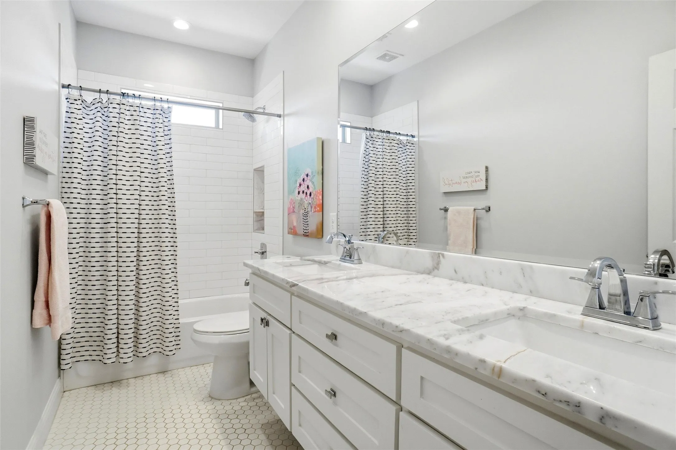 Single Family Residence For Sale in Kaufman County , 135 Smith Lane, Combine, Texas 75159, 4 Bedroom, 3 Bathroom, 2 Garage spaces, 2,424 Sqft, built in 2019, mls#21407959, Real Estate Agent in Combine, Homes For Sale in Kaufman county, Homes For Sale in Combine, Realtor in Combine Texas, Real Estate Brokerage Independent Realty Texas, Luminita Cordes Realtor