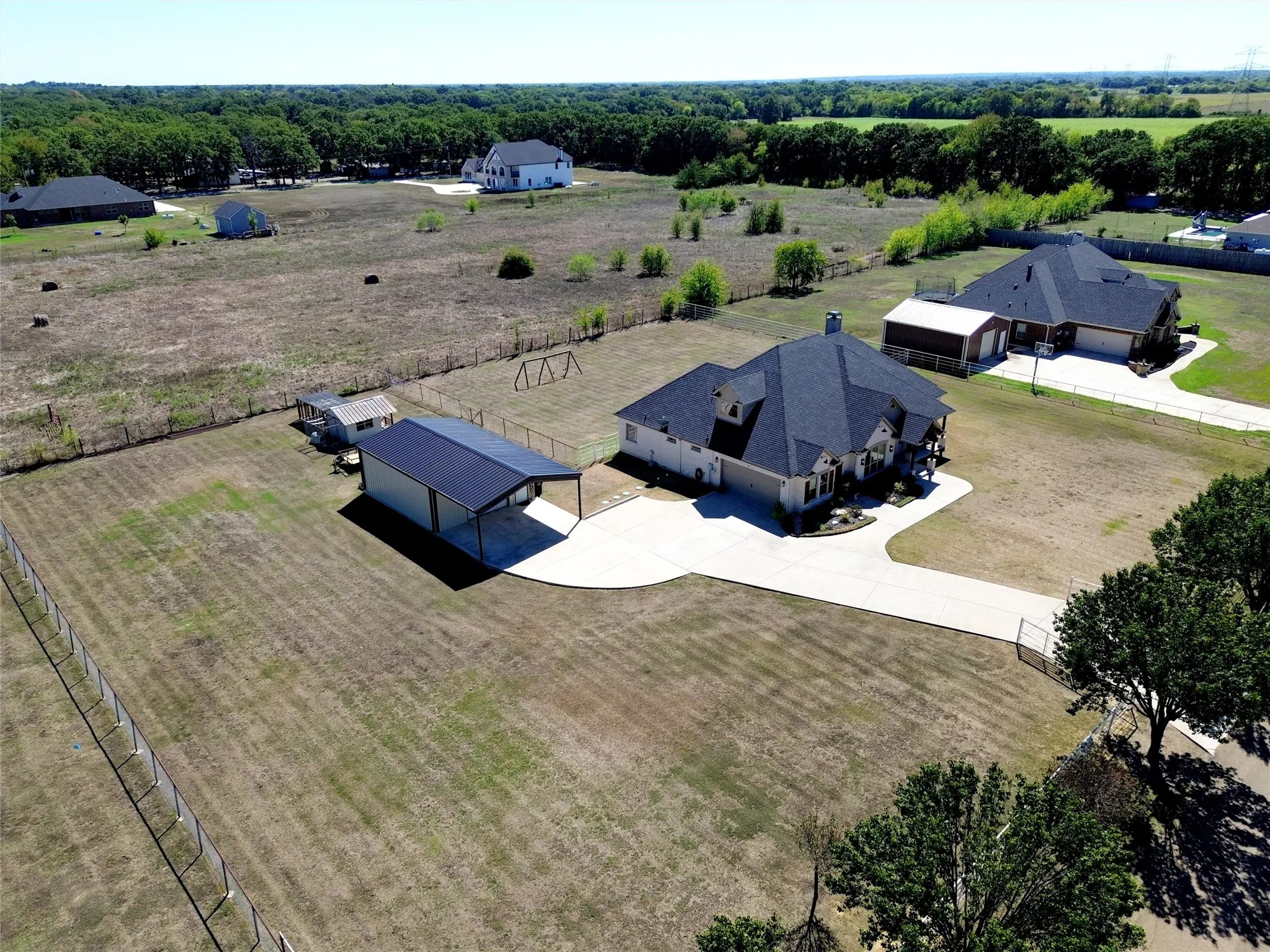 Single Family Residence For Sale in Kaufman County , 135 Smith Lane, Combine, Texas 75159, 4 Bedroom, 3 Bathroom, 2 Garage spaces, 2,424 Sqft, built in 2019, mls#21407959, Real Estate Agent in Combine, Homes For Sale in Kaufman county, Homes For Sale in Combine, Realtor in Combine Texas, Real Estate Brokerage Independent Realty Texas, Luminita Cordes Realtor