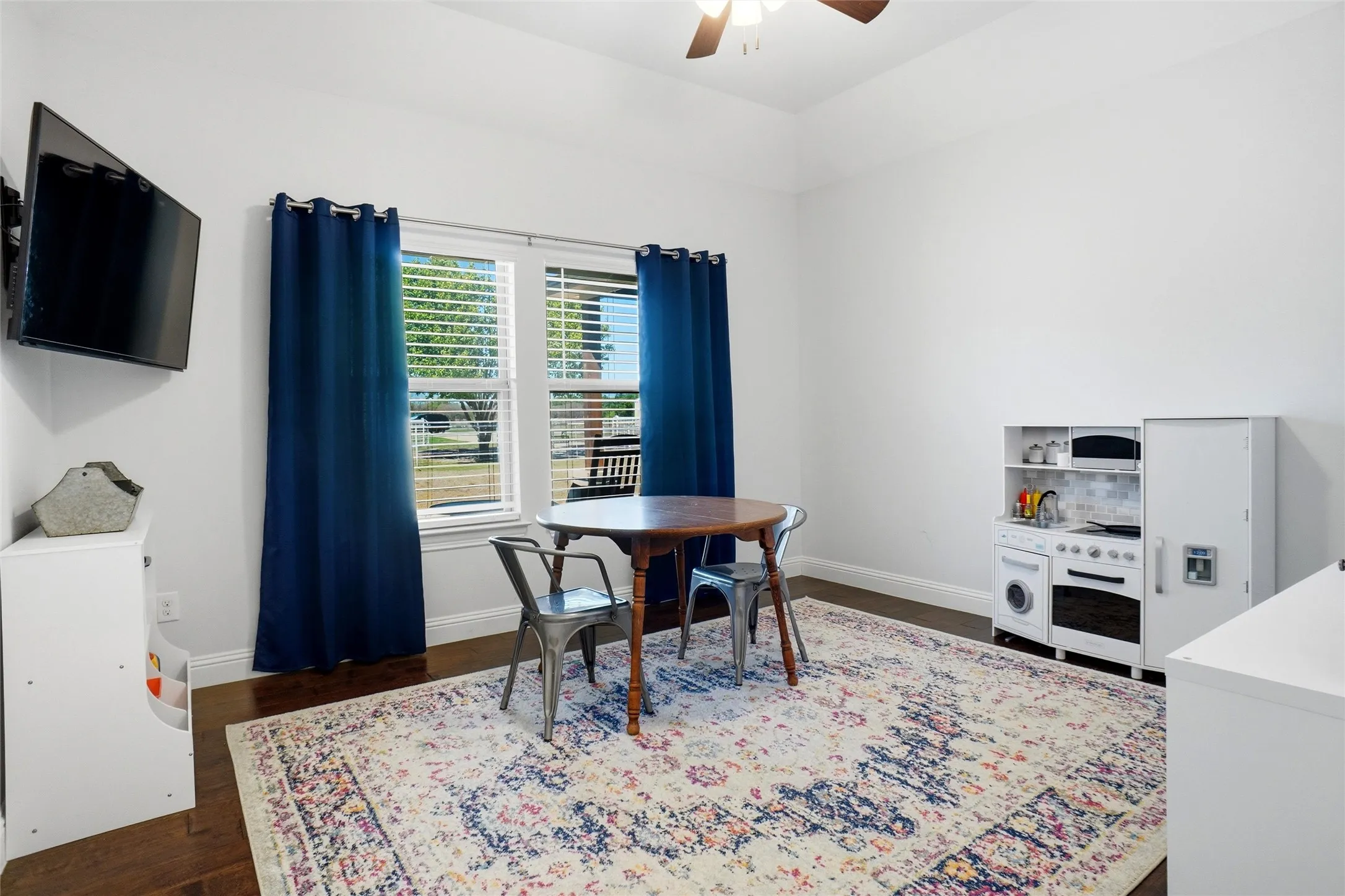 Single Family Residence For Sale in Kaufman County , 135 Smith Lane, Combine, Texas 75159, 4 Bedroom, 3 Bathroom, 2 Garage spaces, 2,424 Sqft, built in 2019, mls#21407959, Real Estate Agent in Combine, Homes For Sale in Kaufman county, Homes For Sale in Combine, Realtor in Combine Texas, Real Estate Brokerage Independent Realty Texas, Luminita Cordes Realtor