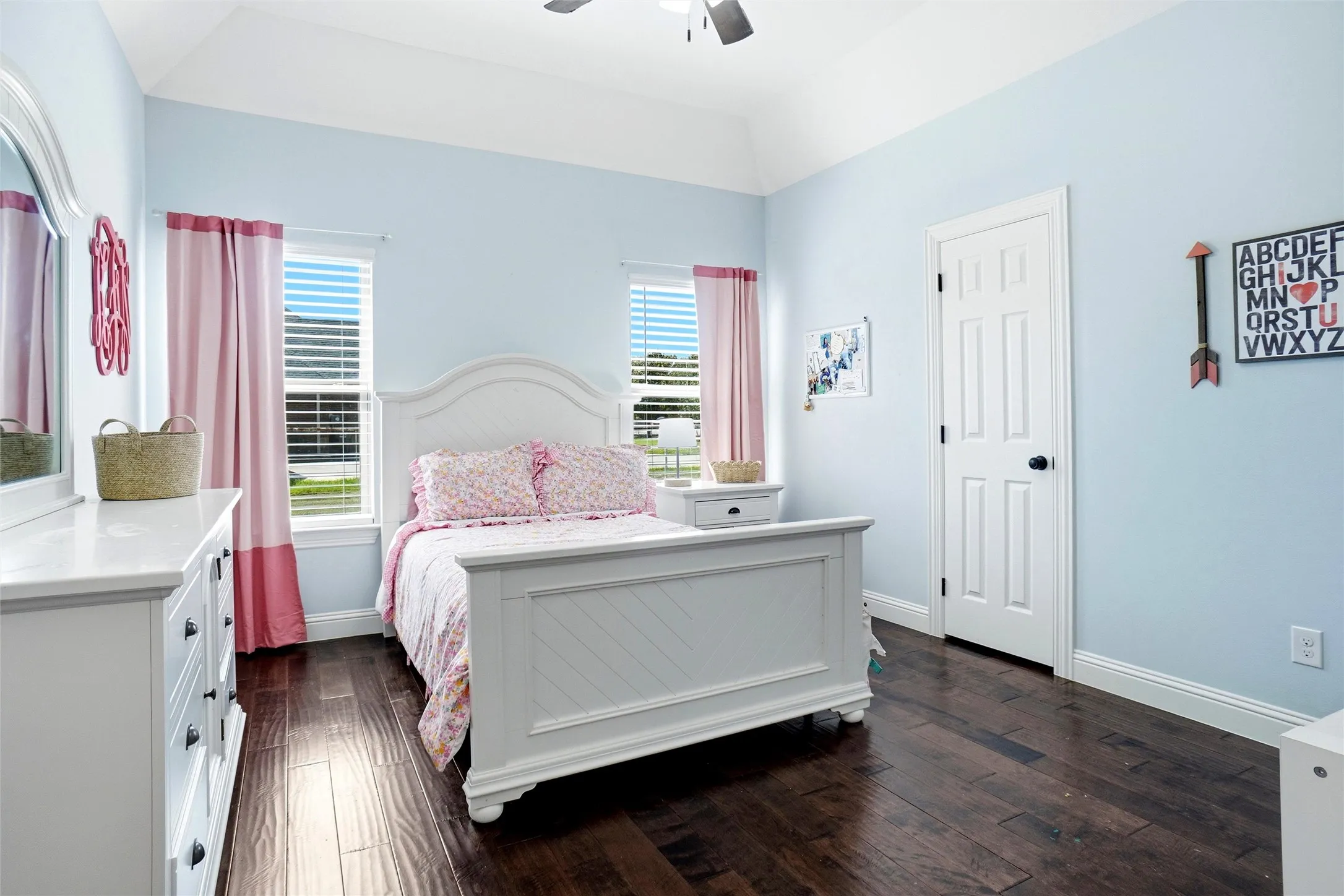 Single Family Residence For Sale in Kaufman County , 135 Smith Lane, Combine, Texas 75159, 4 Bedroom, 3 Bathroom, 2 Garage spaces, 2,424 Sqft, built in 2019, mls#21407959, Real Estate Agent in Combine, Homes For Sale in Kaufman county, Homes For Sale in Combine, Realtor in Combine Texas, Real Estate Brokerage Independent Realty Texas, Luminita Cordes Realtor