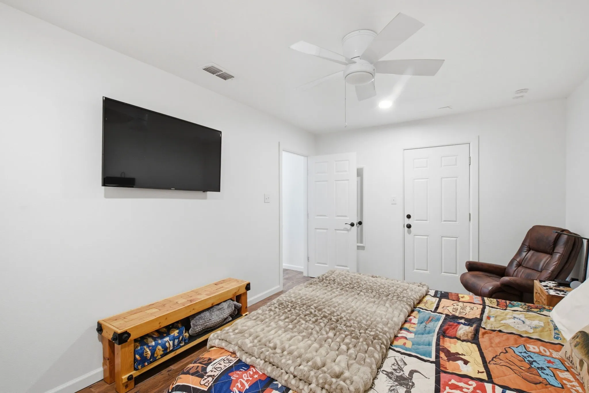 Single Family Residence For Sale in Comanche County , 1926 County Road 333, Dublin, Texas 76446, 2 Bedroom, 1 Bathroom, Garage spaces, 1,100 Sqft, built in 2019, mls#21405814, Real Estate Agent in Dublin, Homes For Sale in Comanche county, Homes For Sale in Dublin, Realtor in Dublin Texas, Real Estate Brokerage Independent Realty Texas, Luminita Cordes Realtor