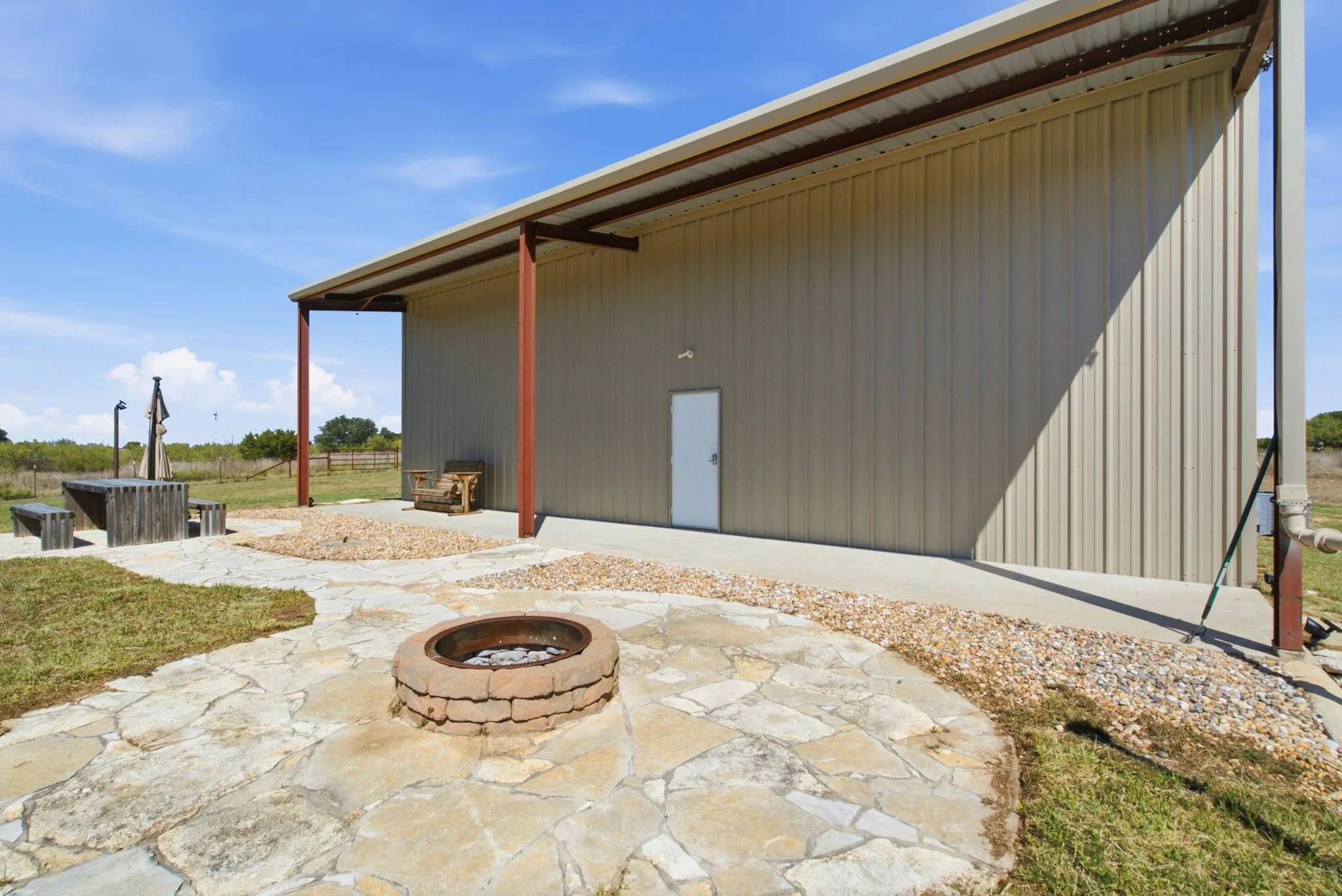 Single Family Residence For Sale in Comanche County , 1926 County Road 333, Dublin, Texas 76446, 2 Bedroom, 1 Bathroom, Garage spaces, 1,100 Sqft, built in 2019, mls#21405814, Real Estate Agent in Dublin, Homes For Sale in Comanche county, Homes For Sale in Dublin, Realtor in Dublin Texas, Real Estate Brokerage Independent Realty Texas, Luminita Cordes Realtor