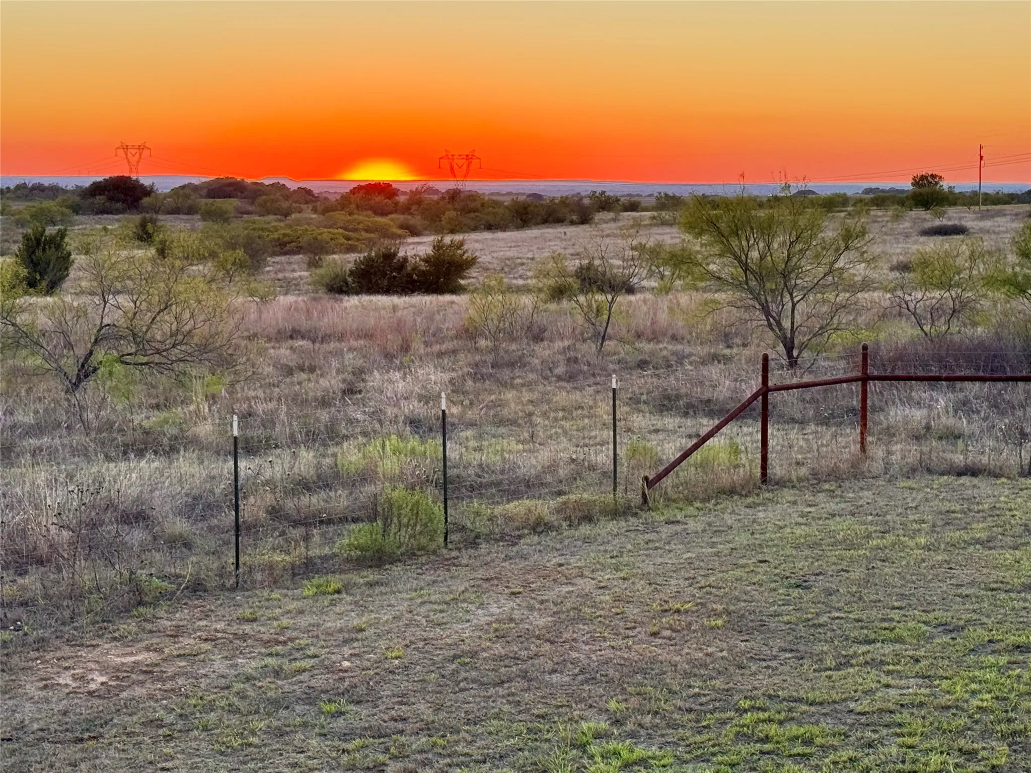 Single Family Residence For Sale in Comanche County , 1926 County Road 333, Dublin, Texas 76446, 2 Bedroom, 1 Bathroom, Garage spaces, 1,100 Sqft, built in 2019, mls#21405814, Real Estate Agent in Dublin, Homes For Sale in Comanche county, Homes For Sale in Dublin, Realtor in Dublin Texas, Real Estate Brokerage Independent Realty Texas, Luminita Cordes Realtor