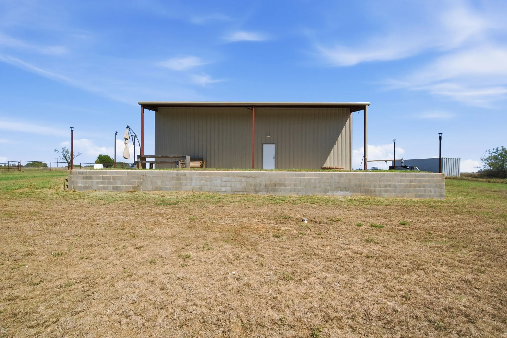 Single Family Residence For Sale in Comanche County , 1926 County Road 333, Dublin, Texas 76446, 2 Bedroom, 1 Bathroom, Garage spaces, 1,100 Sqft, built in 2019, mls#21405814, Real Estate Agent in Dublin, Homes For Sale in Comanche county, Homes For Sale in Dublin, Realtor in Dublin Texas, Real Estate Brokerage Independent Realty Texas, Luminita Cordes Realtor