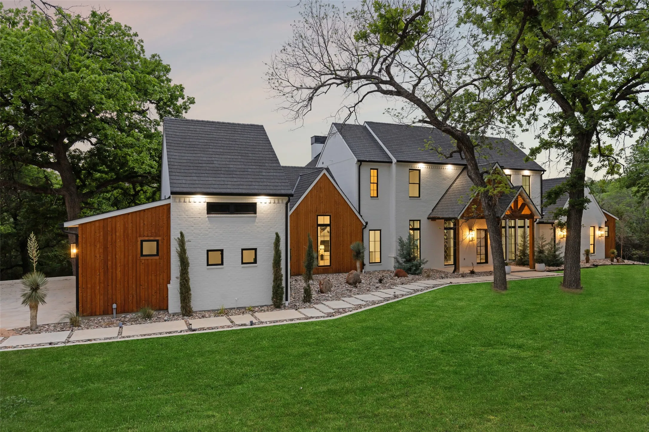 Single Family Residence For Sale in Parker County , 700 Cactus Rio Drive, Weatherford, Texas 76087, 5 Bedroom, 5 Bathroom, 3 Garage spaces, 7,019 Sqft, built in 2023, mls#21407962, Real Estate Agent in Weatherford, Homes For Sale in Parker county, Homes For Sale in Weatherford, Realtor in Weatherford Texas, Real Estate Brokerage Independent Realty Texas, Luminita Cordes Realtor