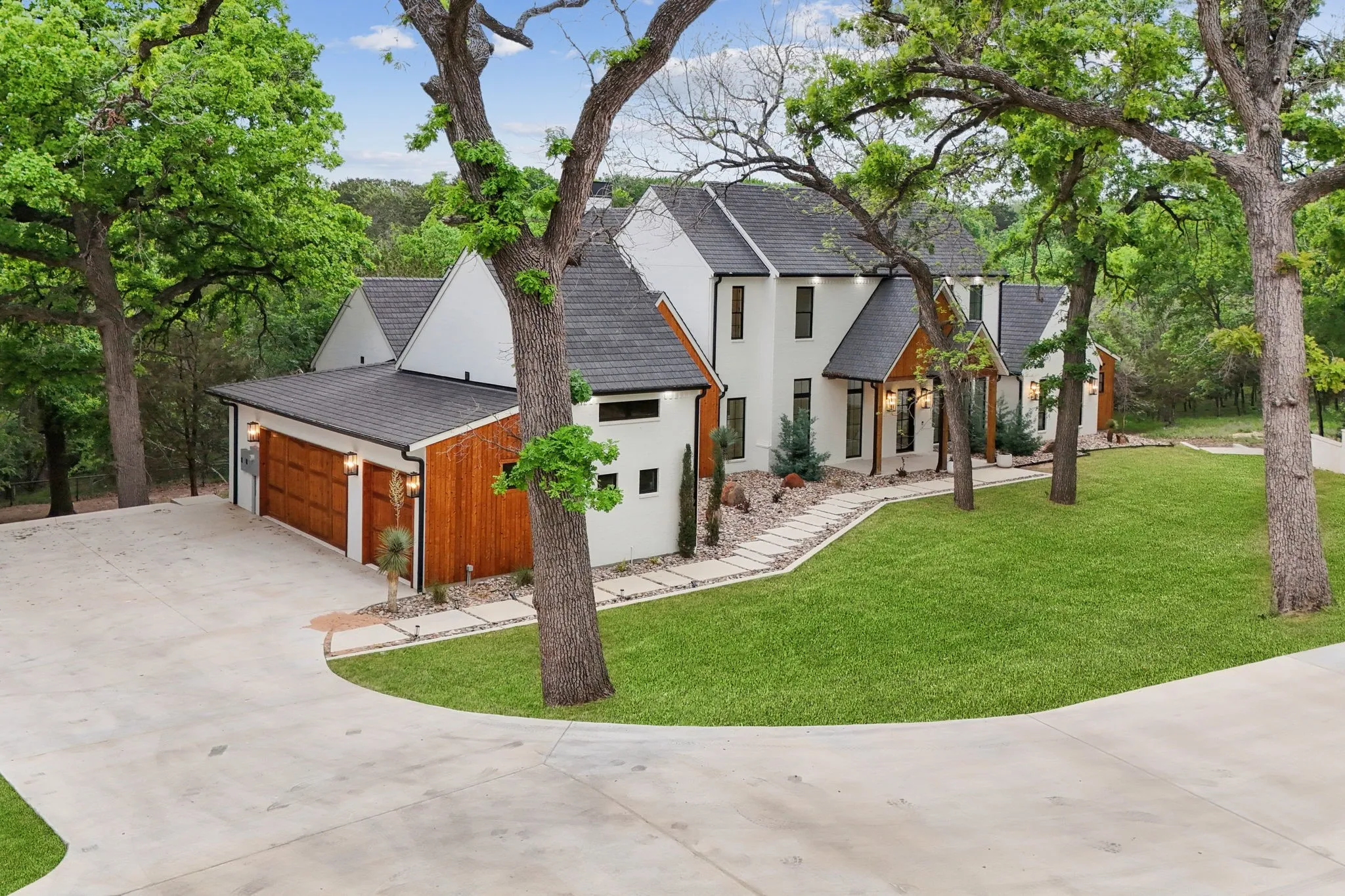 Single Family Residence For Sale in Parker County , 700 Cactus Rio Drive, Weatherford, Texas 76087, 5 Bedroom, 5 Bathroom, 3 Garage spaces, 7,019 Sqft, built in 2023, mls#21407962, Real Estate Agent in Weatherford, Homes For Sale in Parker county, Homes For Sale in Weatherford, Realtor in Weatherford Texas, Real Estate Brokerage Independent Realty Texas, Luminita Cordes Realtor