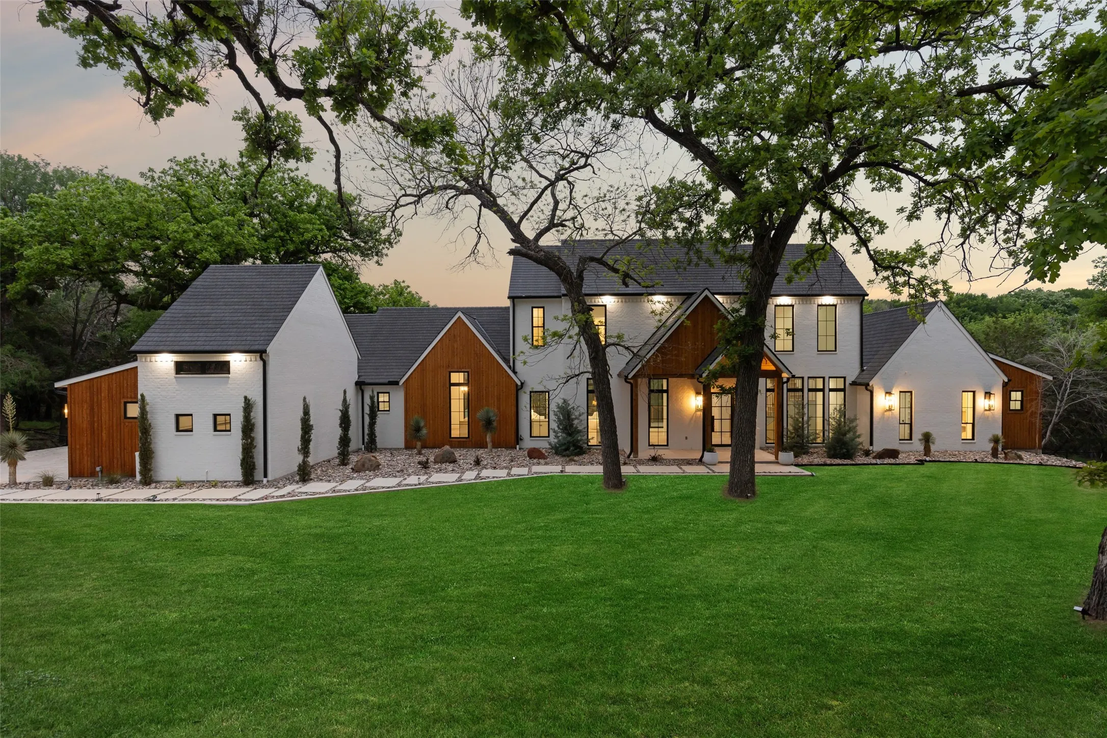 Single Family Residence For Sale in Parker County , 700 Cactus Rio Drive, Weatherford, Texas 76087, 5 Bedroom, 5 Bathroom, 3 Garage spaces, 7,019 Sqft, built in 2023, mls#21407962, Real Estate Agent in Weatherford, Homes For Sale in Parker county, Homes For Sale in Weatherford, Realtor in Weatherford Texas, Real Estate Brokerage Independent Realty Texas, Luminita Cordes Realtor