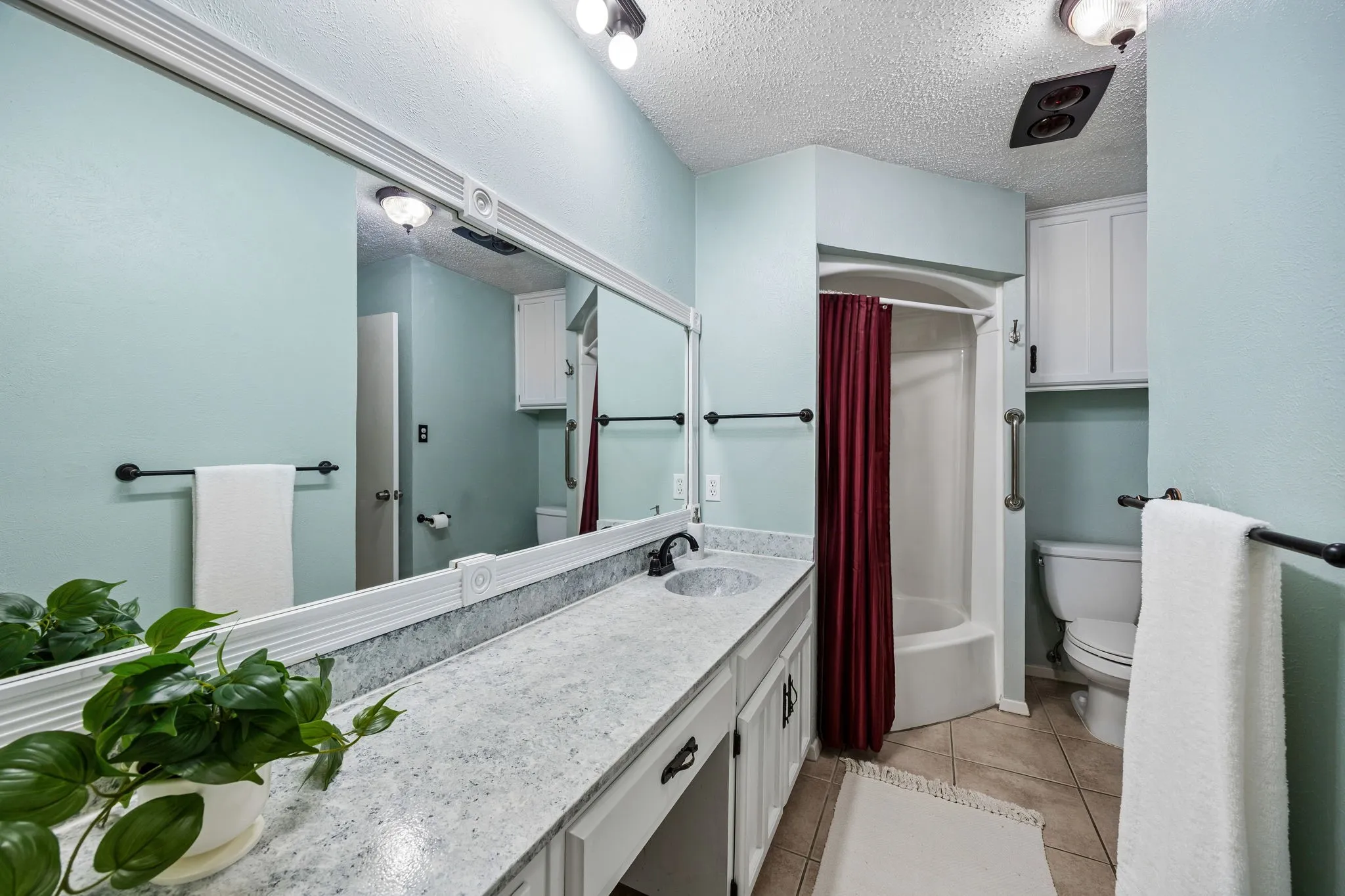 Single Family Residence For Sale in Tarrant County , 1501 Schumac Lane, Bedford, Texas 76022, 3 Bedroom, 3 Bathroom, 2 Garage spaces, 2,216 Sqft, built in 1979, mls#21407490, Real Estate Agent in Bedford, Homes For Sale in Tarrant county, Homes For Sale in Bedford, Realtor in Bedford Texas, Real Estate Brokerage Independent Realty Texas, Luminita Cordes Realtor