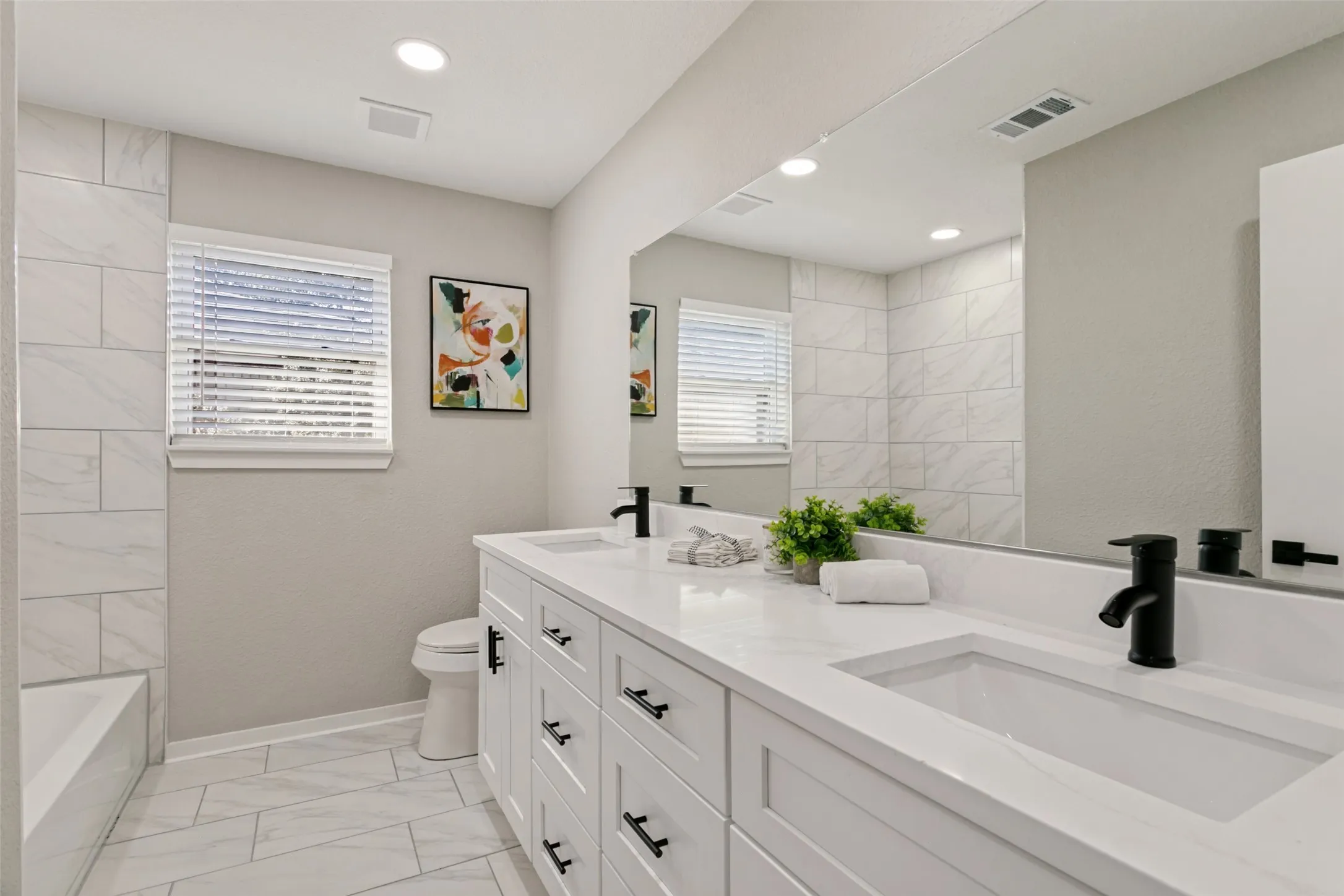 Single Family Residence For Sale in Tarrant County , 1124 Norwood Drive, Hurst, Texas 76053, 3 Bedroom, 2 Bathroom, 2 Garage spaces, 1,546 Sqft, built in 1959, mls#21408075, Real Estate Agent in Hurst, Homes For Sale in Tarrant county, Homes For Sale in Hurst, Realtor in Hurst Texas, Real Estate Brokerage Independent Realty Texas, Luminita Cordes Realtor