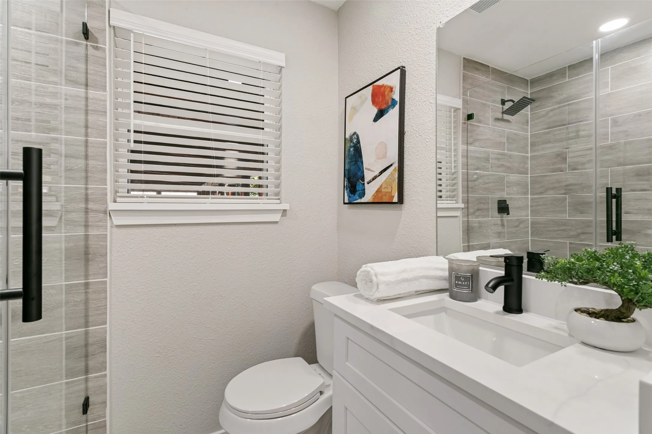 Single Family Residence For Sale in Tarrant County , 1124 Norwood Drive, Hurst, Texas 76053, 3 Bedroom, 2 Bathroom, 2 Garage spaces, 1,546 Sqft, built in 1959, mls#21408075, Real Estate Agent in Hurst, Homes For Sale in Tarrant county, Homes For Sale in Hurst, Realtor in Hurst Texas, Real Estate Brokerage Independent Realty Texas, Luminita Cordes Realtor