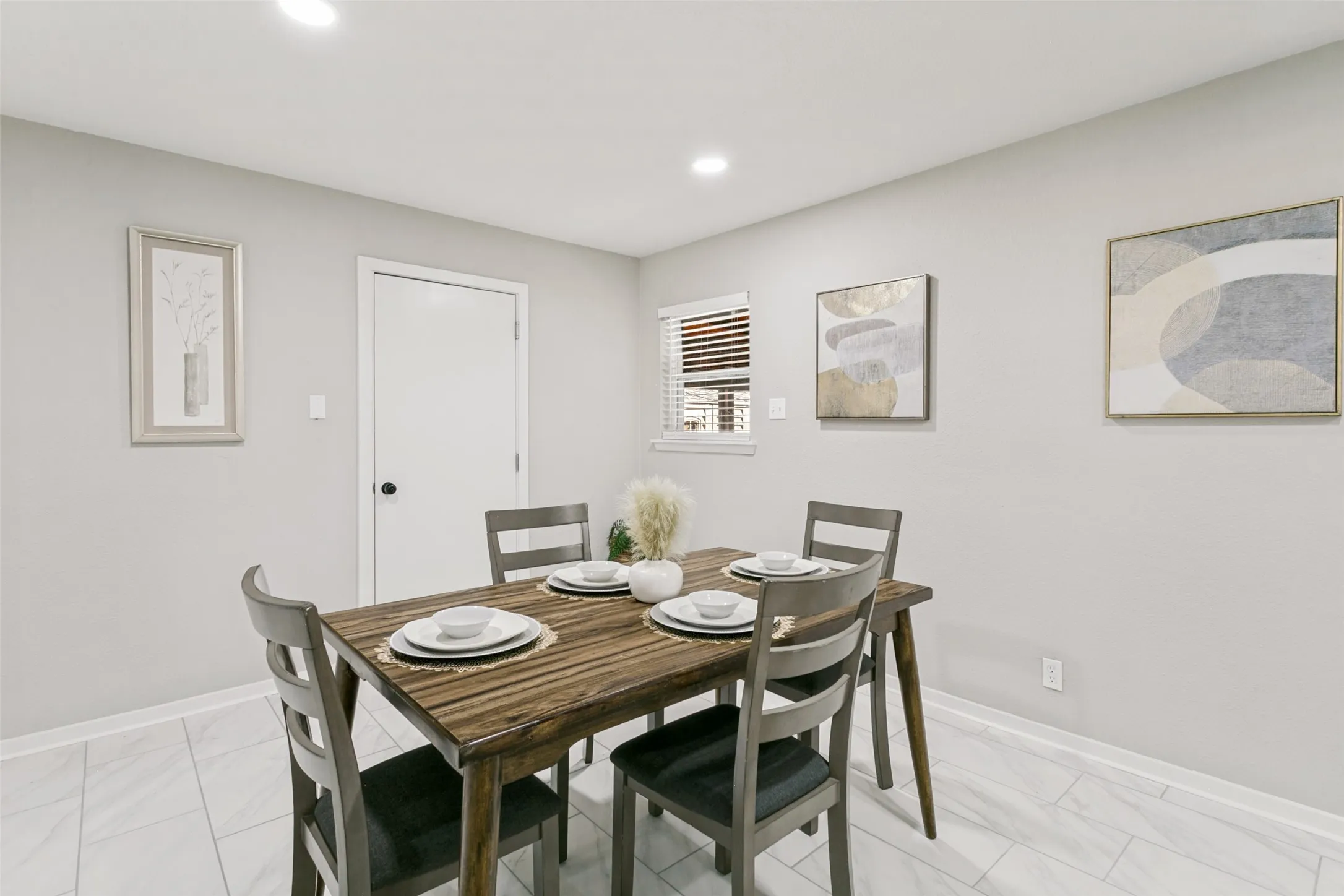 Single Family Residence For Sale in Tarrant County , 1124 Norwood Drive, Hurst, Texas 76053, 3 Bedroom, 2 Bathroom, 2 Garage spaces, 1,546 Sqft, built in 1959, mls#21408075, Real Estate Agent in Hurst, Homes For Sale in Tarrant county, Homes For Sale in Hurst, Realtor in Hurst Texas, Real Estate Brokerage Independent Realty Texas, Luminita Cordes Realtor