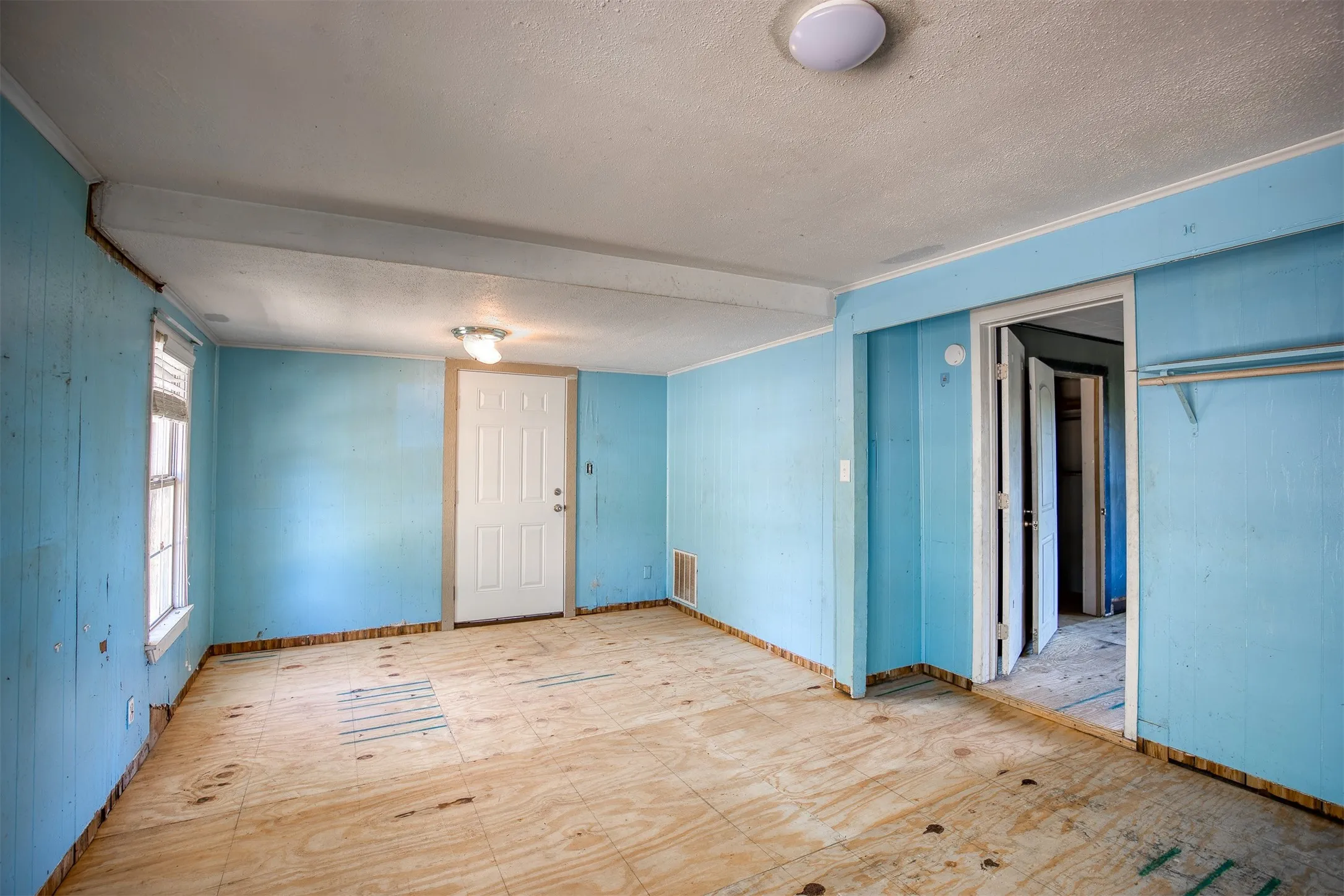 Single Family Residence For Sale in Anderson County , 1806 N Link St, Palestine, Texas 75801, 3 Bedroom, 1 Bathroom, Garage spaces, 1,024 Sqft, built in 1928, mls#21408072, Real Estate Agent in Palestine, Homes For Sale in Anderson county, Homes For Sale in Palestine, Realtor in Palestine Texas, Real Estate Brokerage Independent Realty Texas, Luminita Cordes Realtor
