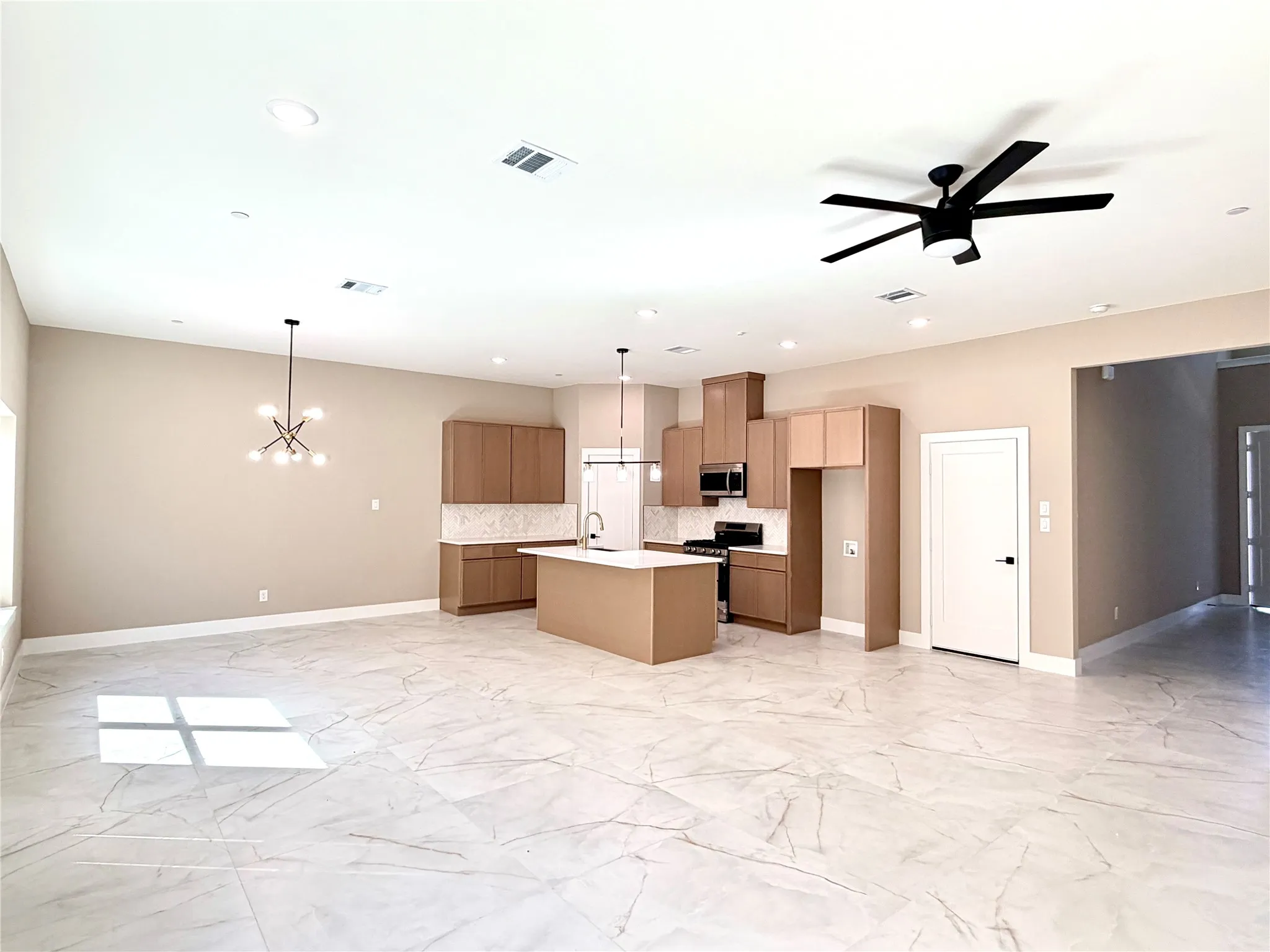 Townhouse For Rent in Dallas County , 2382 Usman Drive, Irving, Texas 75062, 3 Bedroom, 3 Bathroom, 2 Garage spaces, 2,092 Sqft, built in 2024, mls#21408085, Real Estate Agent in Irving, Homes For Rent in Dallas county, Homes For Rent in Irving, Realtor in Irving Texas, Real Estate Brokerage Independent Realty Texas, Luminita Cordes Realtor