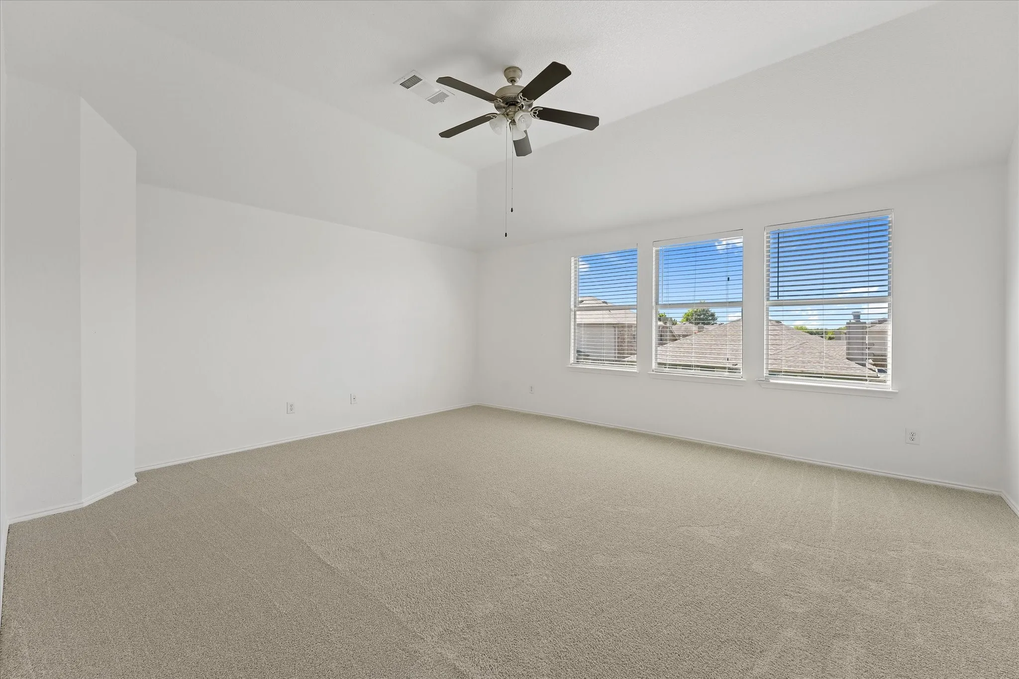 Single Family Residence For Sale in Dallas County , 3609 Redstart Drive, Mesquite, Texas 75181, 4 Bedroom, 3 Bathroom, 2 Garage spaces, 3,087 Sqft, built in 2005, mls#21406640, Real Estate Agent in Mesquite, Homes For Sale in Dallas county, Homes For Sale in Mesquite, Realtor in Mesquite Texas, Real Estate Brokerage Independent Realty Texas, Luminita Cordes Realtor