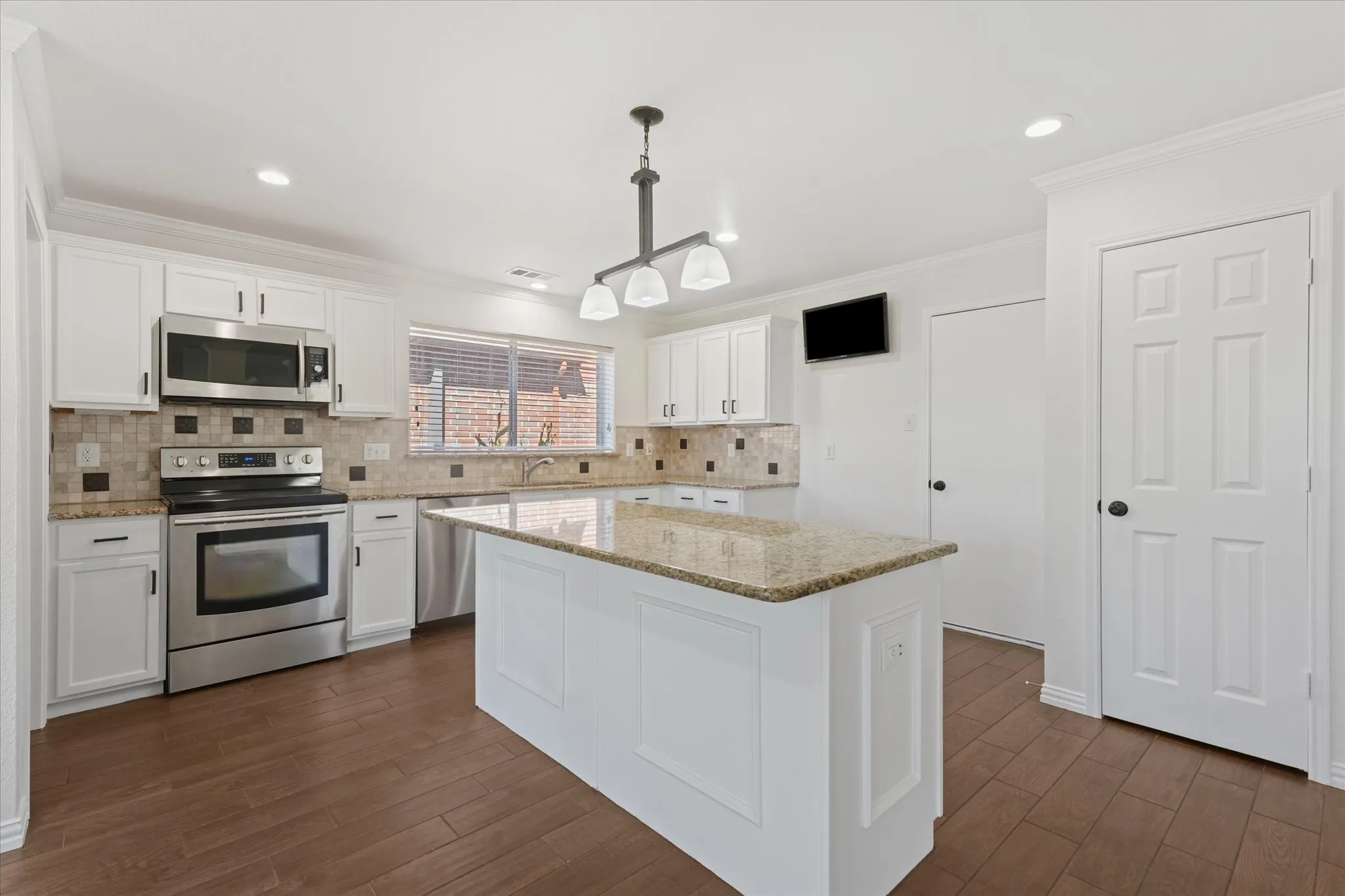 Single Family Residence For Sale in Dallas County , 3609 Redstart Drive, Mesquite, Texas 75181, 4 Bedroom, 3 Bathroom, 2 Garage spaces, 3,087 Sqft, built in 2005, mls#21406640, Real Estate Agent in Mesquite, Homes For Sale in Dallas county, Homes For Sale in Mesquite, Realtor in Mesquite Texas, Real Estate Brokerage Independent Realty Texas, Luminita Cordes Realtor