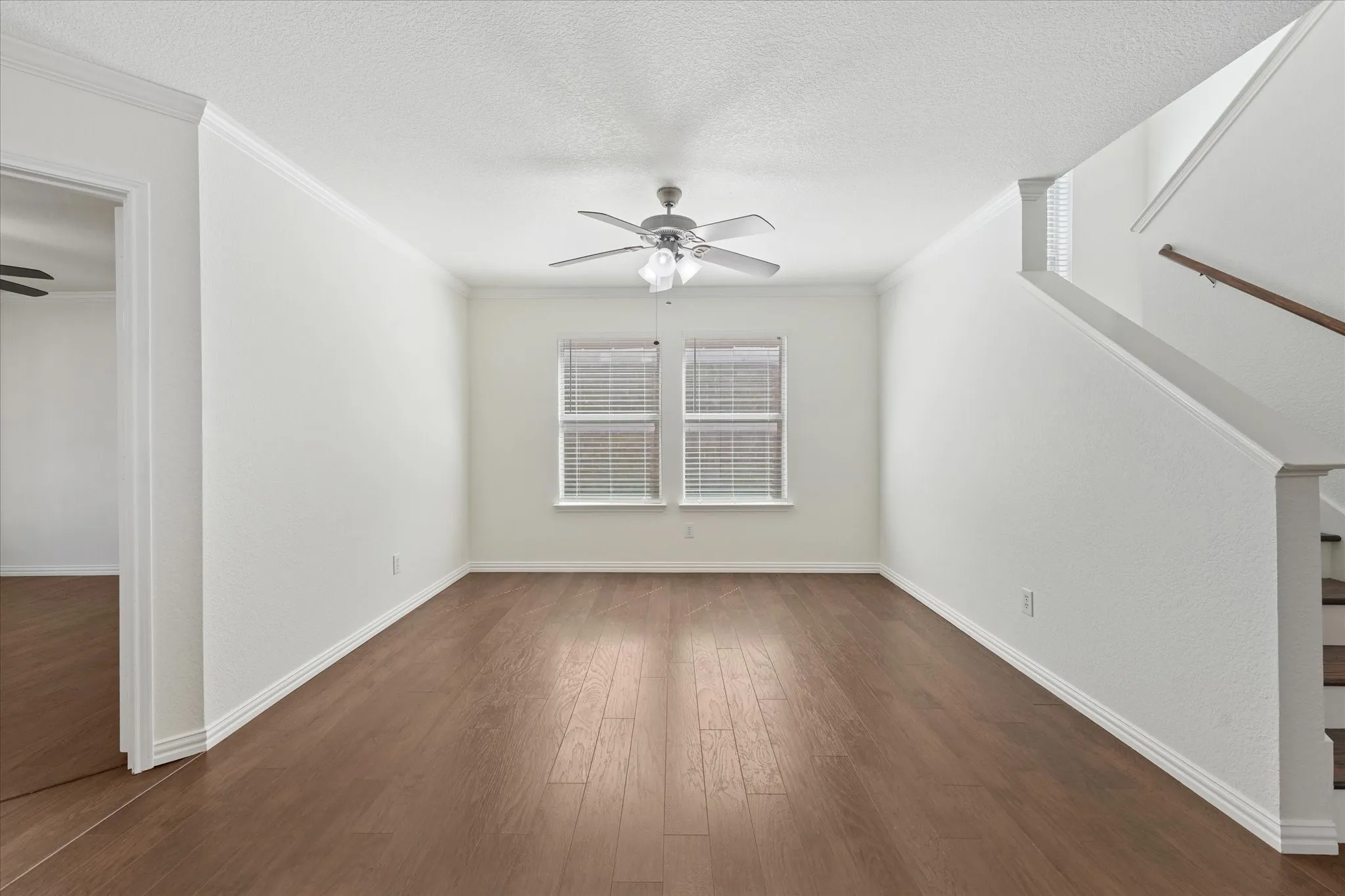 Single Family Residence For Sale in Dallas County , 3609 Redstart Drive, Mesquite, Texas 75181, 4 Bedroom, 3 Bathroom, 2 Garage spaces, 3,087 Sqft, built in 2005, mls#21406640, Real Estate Agent in Mesquite, Homes For Sale in Dallas county, Homes For Sale in Mesquite, Realtor in Mesquite Texas, Real Estate Brokerage Independent Realty Texas, Luminita Cordes Realtor