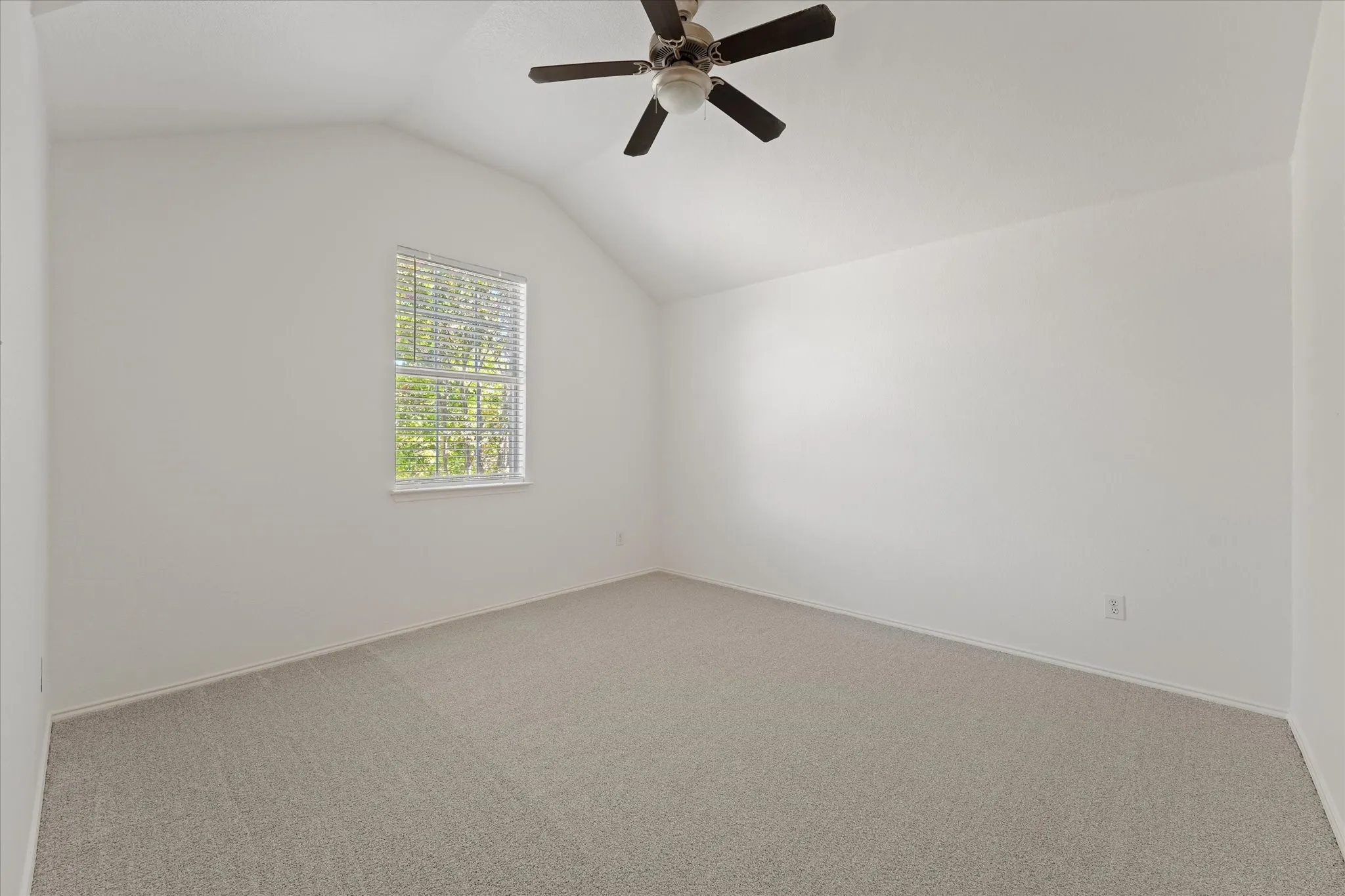 Single Family Residence For Sale in Dallas County , 3609 Redstart Drive, Mesquite, Texas 75181, 4 Bedroom, 3 Bathroom, 2 Garage spaces, 3,087 Sqft, built in 2005, mls#21406640, Real Estate Agent in Mesquite, Homes For Sale in Dallas county, Homes For Sale in Mesquite, Realtor in Mesquite Texas, Real Estate Brokerage Independent Realty Texas, Luminita Cordes Realtor
