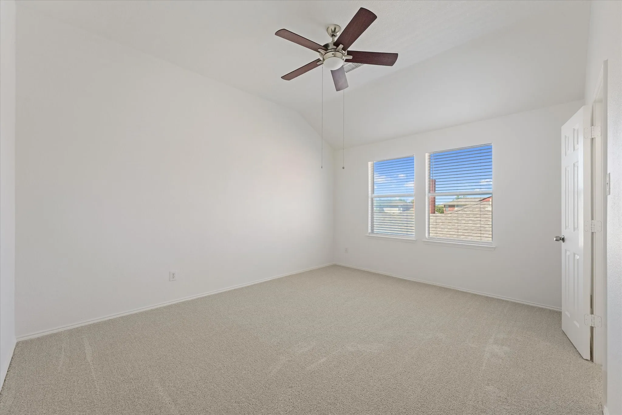 Single Family Residence For Sale in Dallas County , 3609 Redstart Drive, Mesquite, Texas 75181, 4 Bedroom, 3 Bathroom, 2 Garage spaces, 3,087 Sqft, built in 2005, mls#21406640, Real Estate Agent in Mesquite, Homes For Sale in Dallas county, Homes For Sale in Mesquite, Realtor in Mesquite Texas, Real Estate Brokerage Independent Realty Texas, Luminita Cordes Realtor