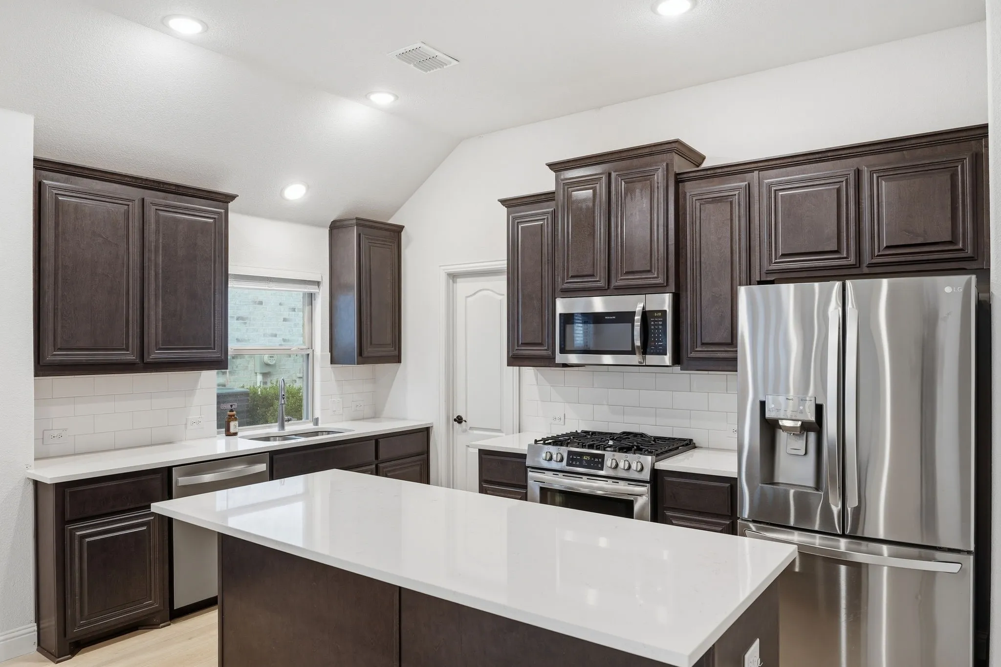Single Family Residence For Rent in Denton County , 7428 Wispy Willow Lane, Little Elm, Texas 76227, 4 Bedroom, 3 Bathroom, 2 Garage spaces, 2,454 Sqft, built in 2021, mls#21408078, Real Estate Agent in Little Elm, Homes For Rent in Denton county, Homes For Rent in Little Elm, Realtor in Little Elm Texas, Real Estate Brokerage Independent Realty Texas, Luminita Cordes Realtor