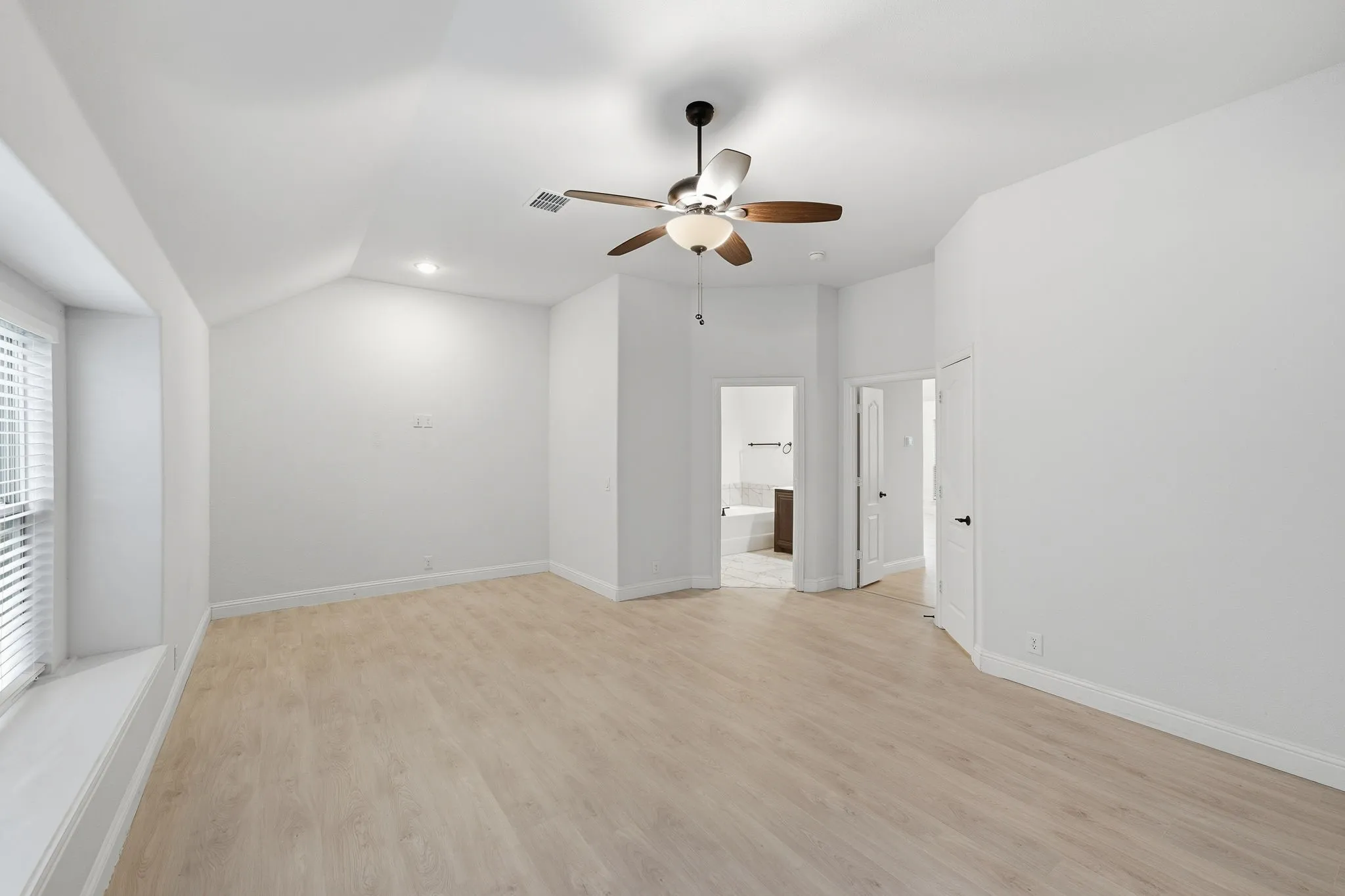 Single Family Residence For Rent in Denton County , 7428 Wispy Willow Lane, Little Elm, Texas 76227, 4 Bedroom, 3 Bathroom, 2 Garage spaces, 2,454 Sqft, built in 2021, mls#21408078, Real Estate Agent in Little Elm, Homes For Rent in Denton county, Homes For Rent in Little Elm, Realtor in Little Elm Texas, Real Estate Brokerage Independent Realty Texas, Luminita Cordes Realtor