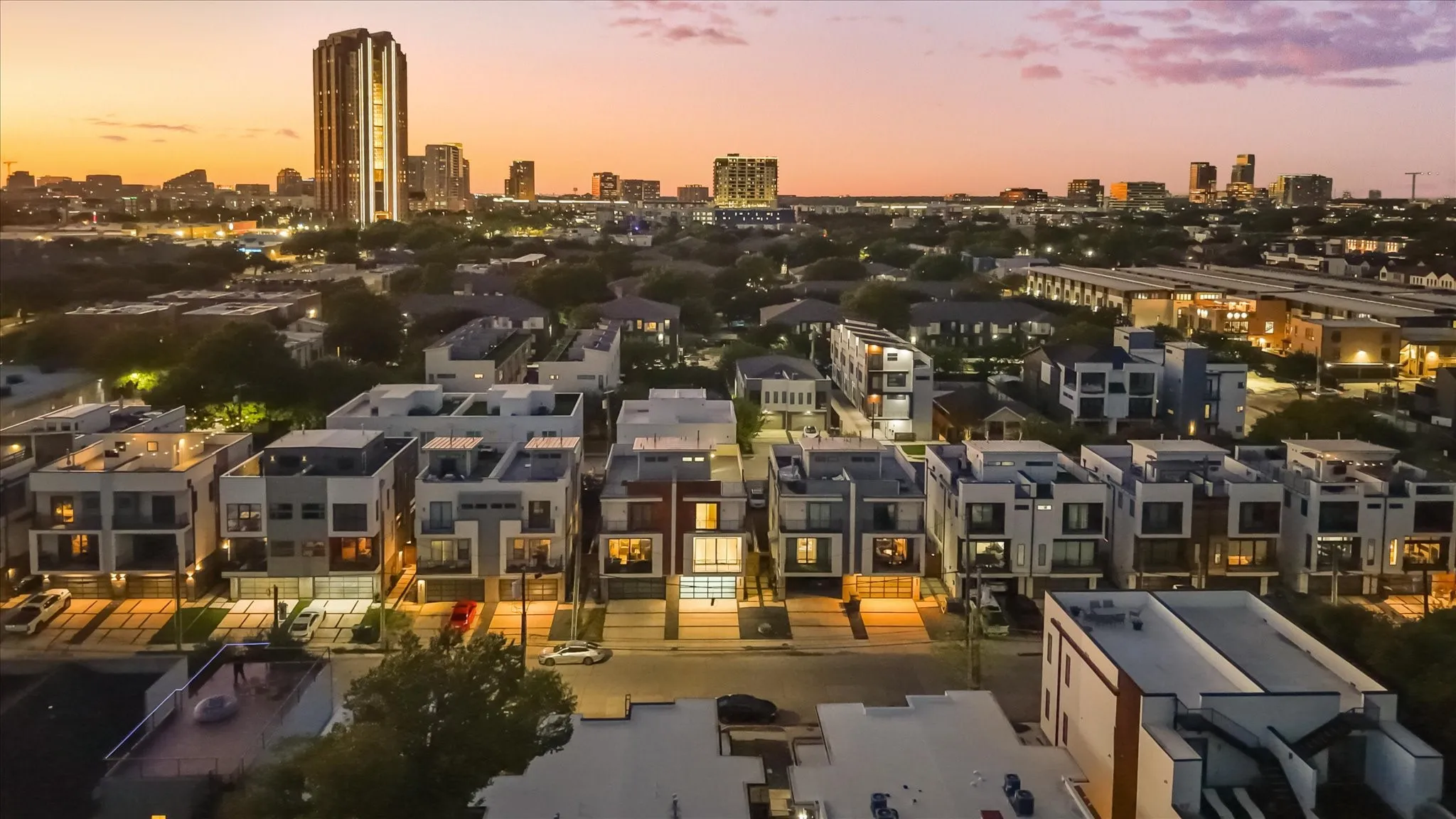 Single Family Residence For Sale in Dallas County , 4217 Munger Avenue, Dallas, Texas 75204, 3 Bedroom, 4 Bathroom, 2 Garage spaces, 1,978 Sqft, built in 2019, mls#21405982, Real Estate Agent in Dallas, Homes For Sale in Dallas county, Homes For Sale in Dallas, Realtor in Dallas Texas, Real Estate Brokerage Independent Realty Texas, Luminita Cordes Realtor