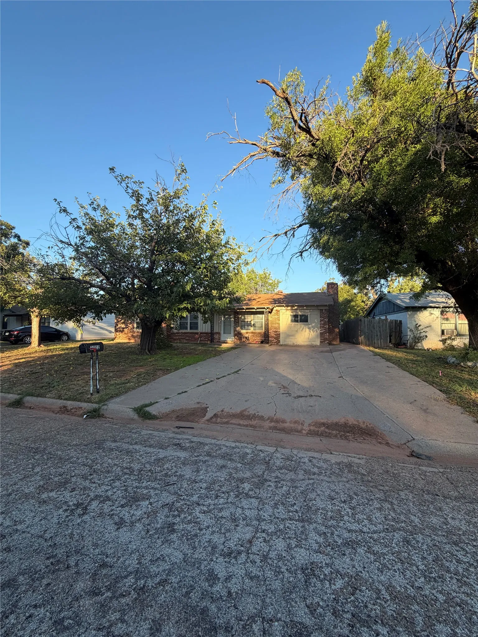 Single Family Residence For Rent in Taylor County , 3002 Wenwood Road, Abilene, Texas 79606, 4 Bedroom, 2 Bathroom, Garage spaces, 1,470 Sqft, built in 1959, mls#21408082, Real Estate Agent in Abilene, Homes For Rent in Taylor county, Homes For Rent in Abilene, Realtor in Abilene Texas, Real Estate Brokerage Independent Realty Texas, Luminita Cordes Realtor