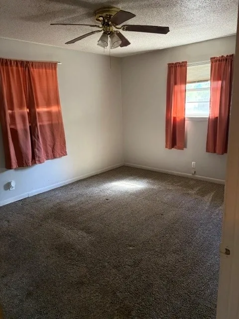 Single Family Residence For Rent in Lamar County , 3010 41st Street SE, Paris, Texas 75462, 3 Bedroom, 2 Bathroom, 2 Garage spaces, 1,488 Sqft, built in 1972, mls#21408093, Real Estate Agent in Paris, Homes For Rent in Lamar county, Homes For Rent in Paris, Realtor in Paris Texas, Real Estate Brokerage Independent Realty Texas, Luminita Cordes Realtor