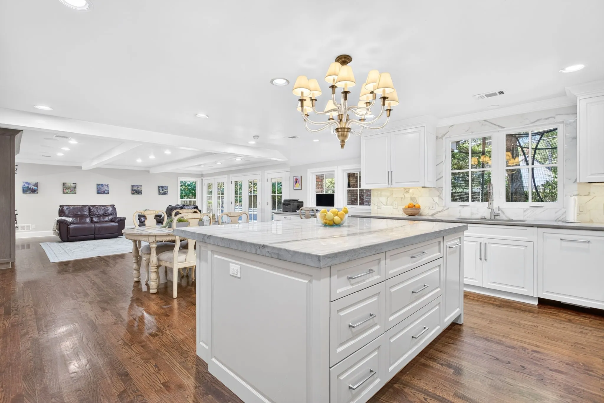 Single Family Residence For Sale in Tarrant County , 3804 Overton Park Drive W, Fort Worth, Texas 76109, 5 Bedroom, 5 Bathroom, 2 Garage spaces, 4,972 Sqft, built in 1959, mls#21406715, Real Estate Agent in Fort Worth, Homes For Sale in Tarrant county, Homes For Sale in Fort Worth, Realtor in Fort Worth Texas, Real Estate Brokerage Independent Realty Texas, Luminita Cordes Realtor