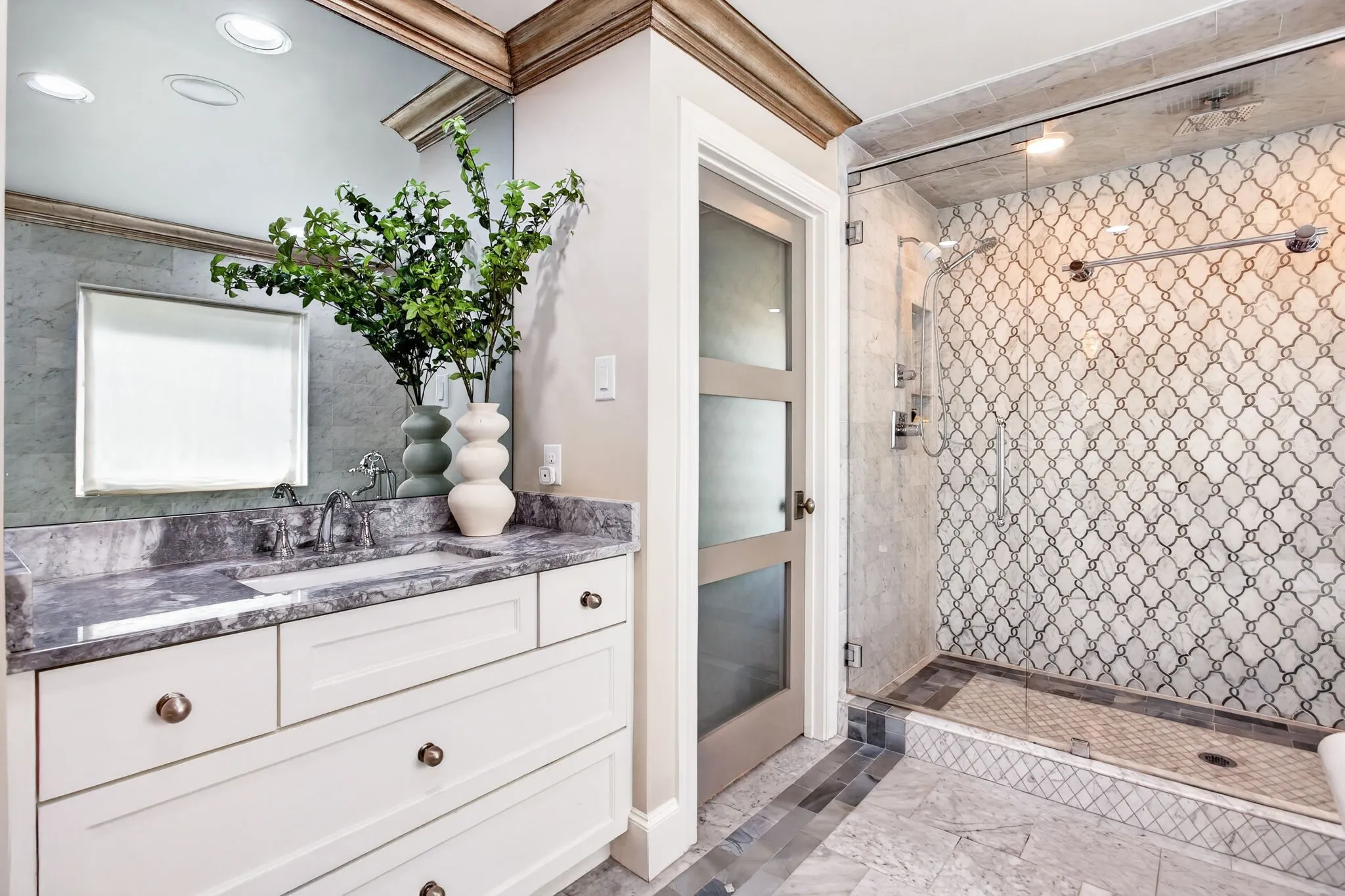 Single Family Residence For Sale in Tarrant County , 3804 Overton Park Drive W, Fort Worth, Texas 76109, 5 Bedroom, 5 Bathroom, 2 Garage spaces, 4,972 Sqft, built in 1959, mls#21406715, Real Estate Agent in Fort Worth, Homes For Sale in Tarrant county, Homes For Sale in Fort Worth, Realtor in Fort Worth Texas, Real Estate Brokerage Independent Realty Texas, Luminita Cordes Realtor