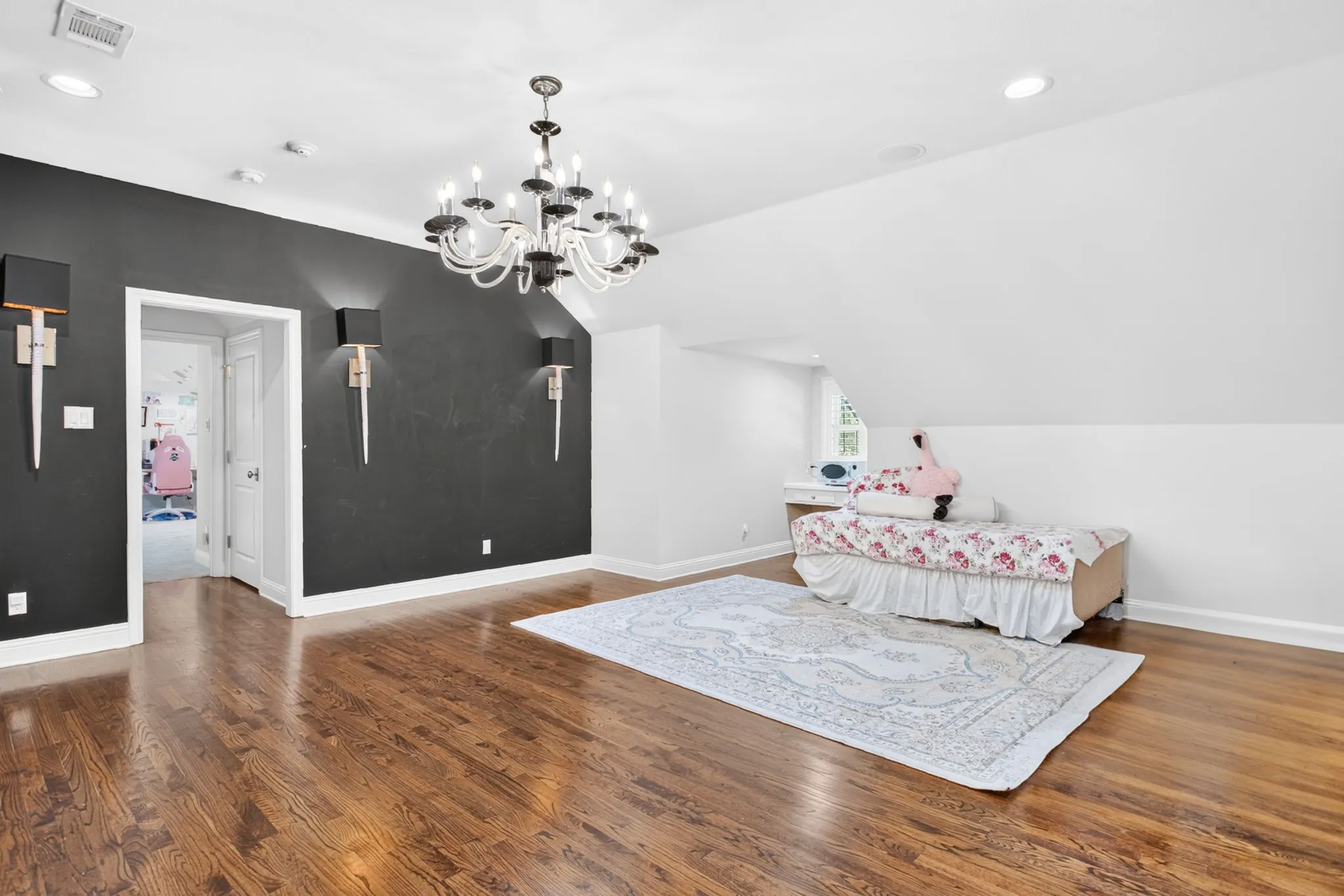 Single Family Residence For Sale in Tarrant County , 3804 Overton Park Drive W, Fort Worth, Texas 76109, 5 Bedroom, 5 Bathroom, 2 Garage spaces, 4,972 Sqft, built in 1959, mls#21406715, Real Estate Agent in Fort Worth, Homes For Sale in Tarrant county, Homes For Sale in Fort Worth, Realtor in Fort Worth Texas, Real Estate Brokerage Independent Realty Texas, Luminita Cordes Realtor