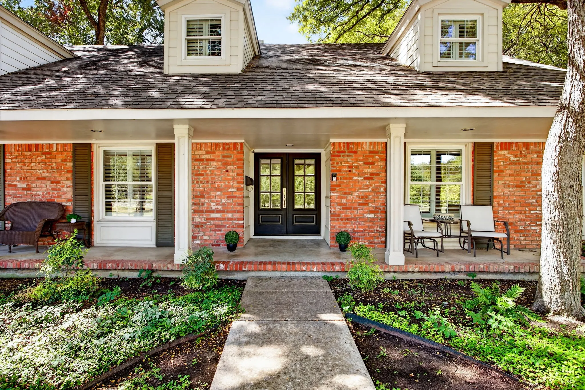 Single Family Residence For Sale in Tarrant County , 3804 Overton Park Drive W, Fort Worth, Texas 76109, 5 Bedroom, 5 Bathroom, 2 Garage spaces, 4,972 Sqft, built in 1959, mls#21406715, Real Estate Agent in Fort Worth, Homes For Sale in Tarrant county, Homes For Sale in Fort Worth, Realtor in Fort Worth Texas, Real Estate Brokerage Independent Realty Texas, Luminita Cordes Realtor